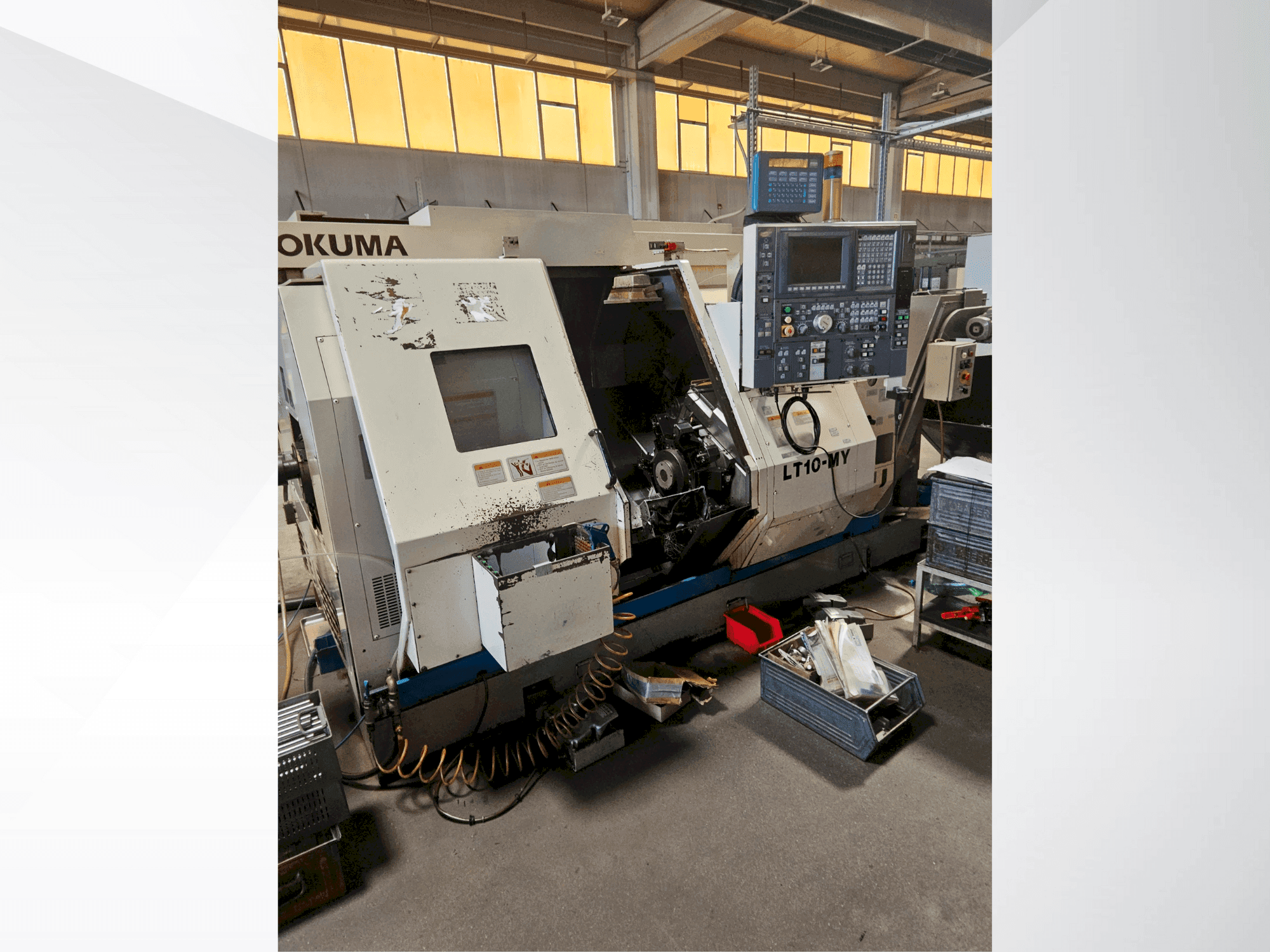 Prikaz stroja Okuma LT 10 MY sprijeda