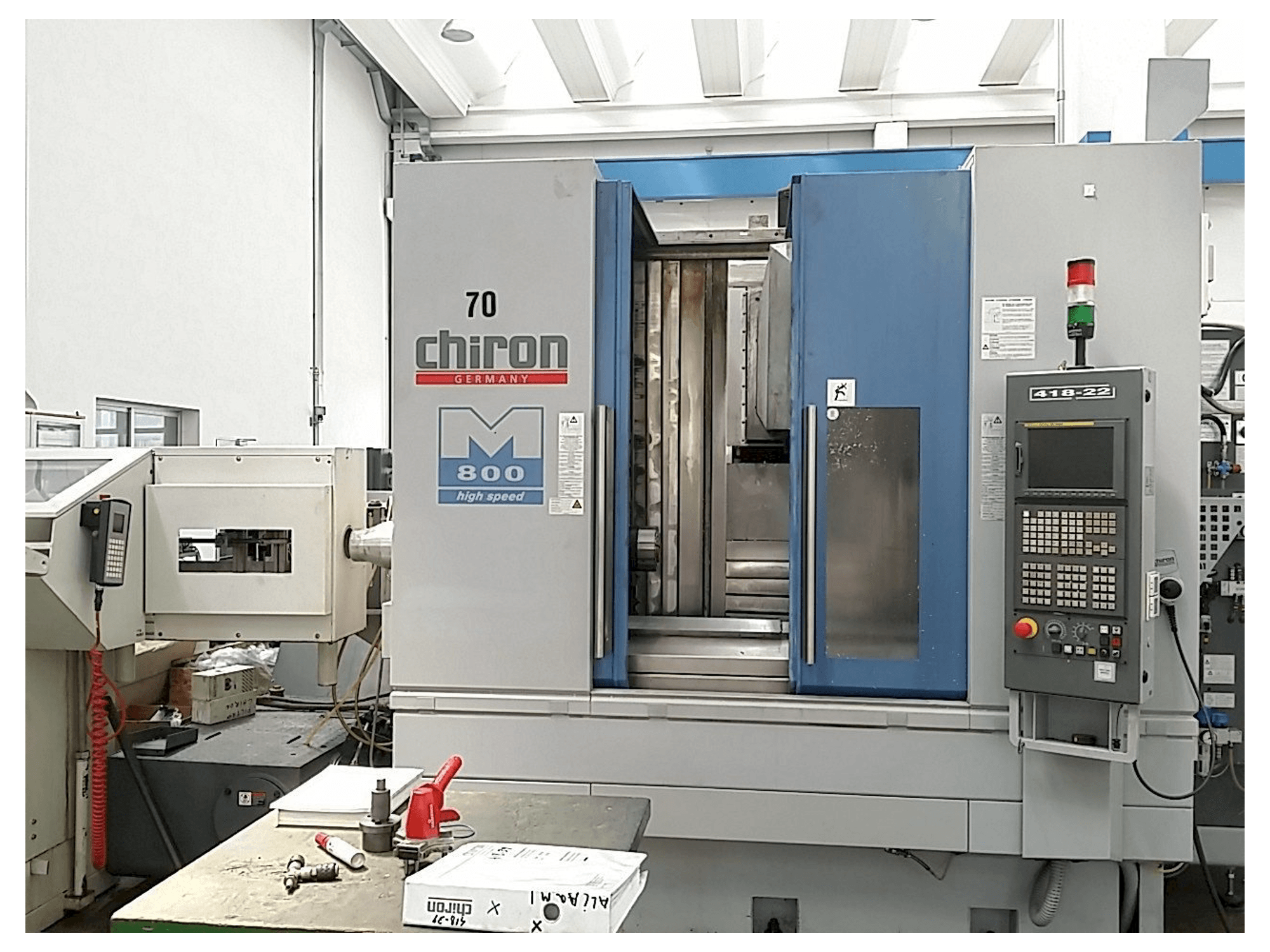 Prikaz stroja CHIRON Mill 800 sprijeda