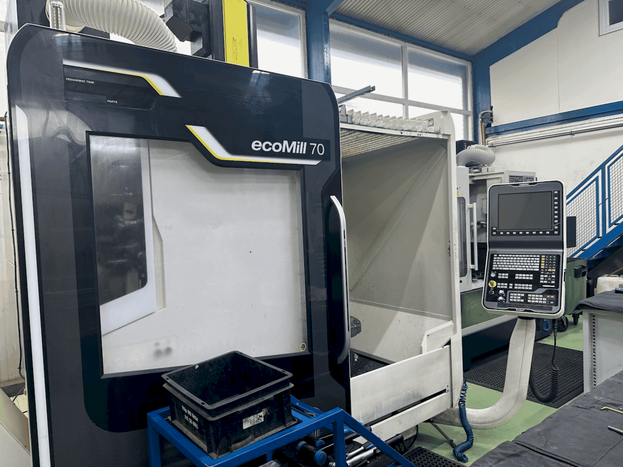 Prikaz stroja DMG MORI ecoMill 70 sprijeda