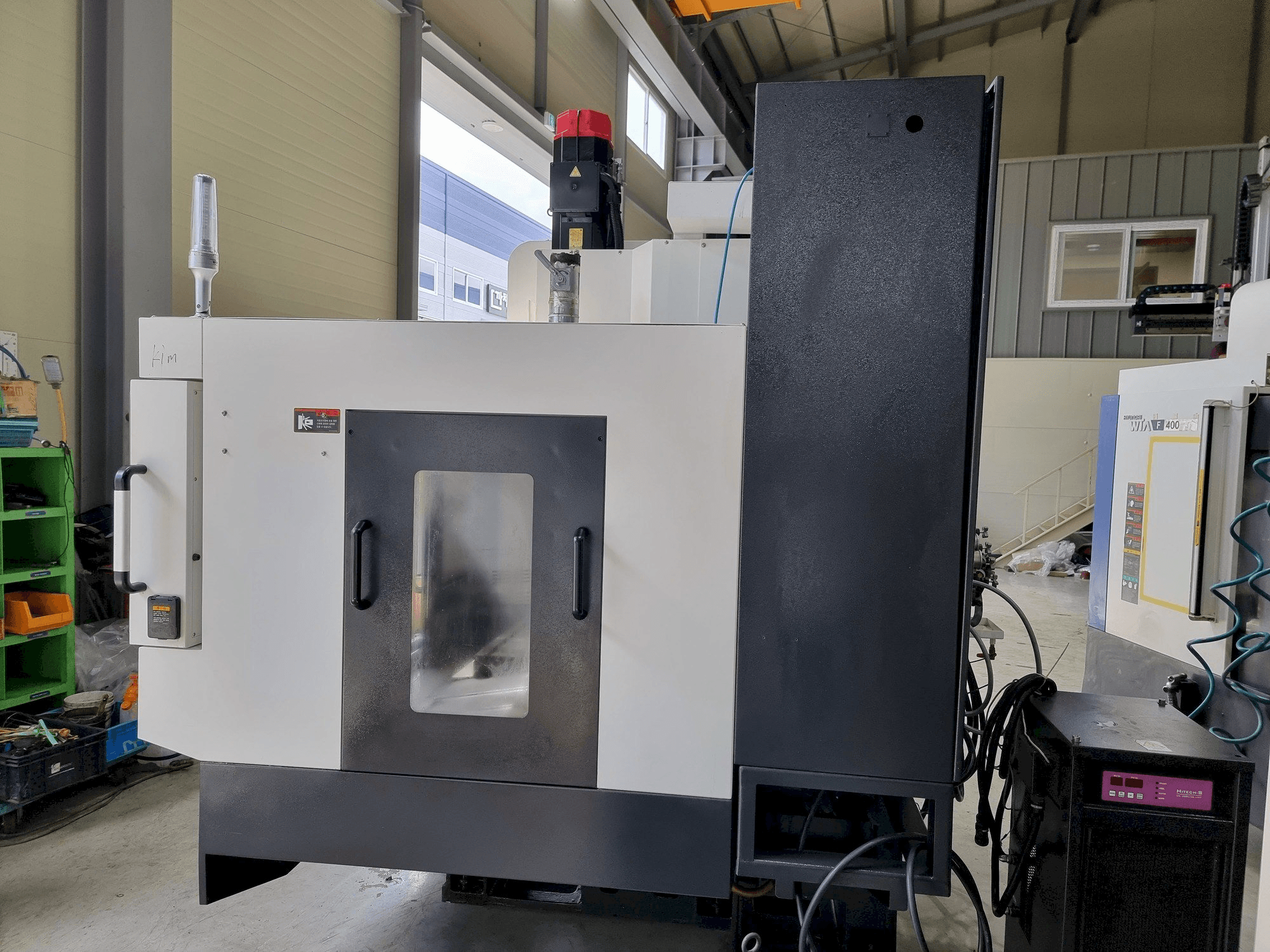 Prikaz stroja Hyundai Wia F400 sprijeda