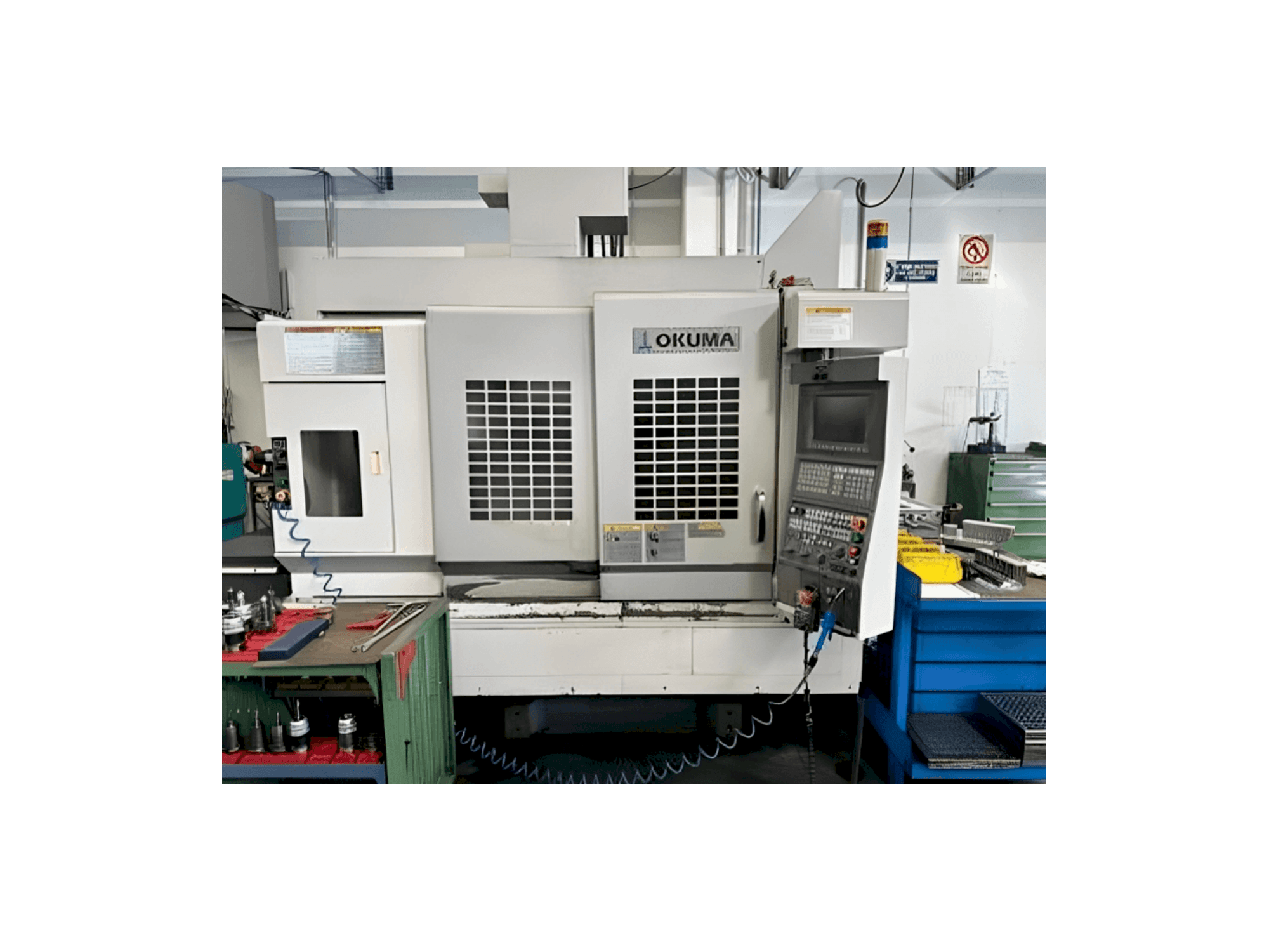 Prikaz stroja Okuma MB 56-VA sprijeda
