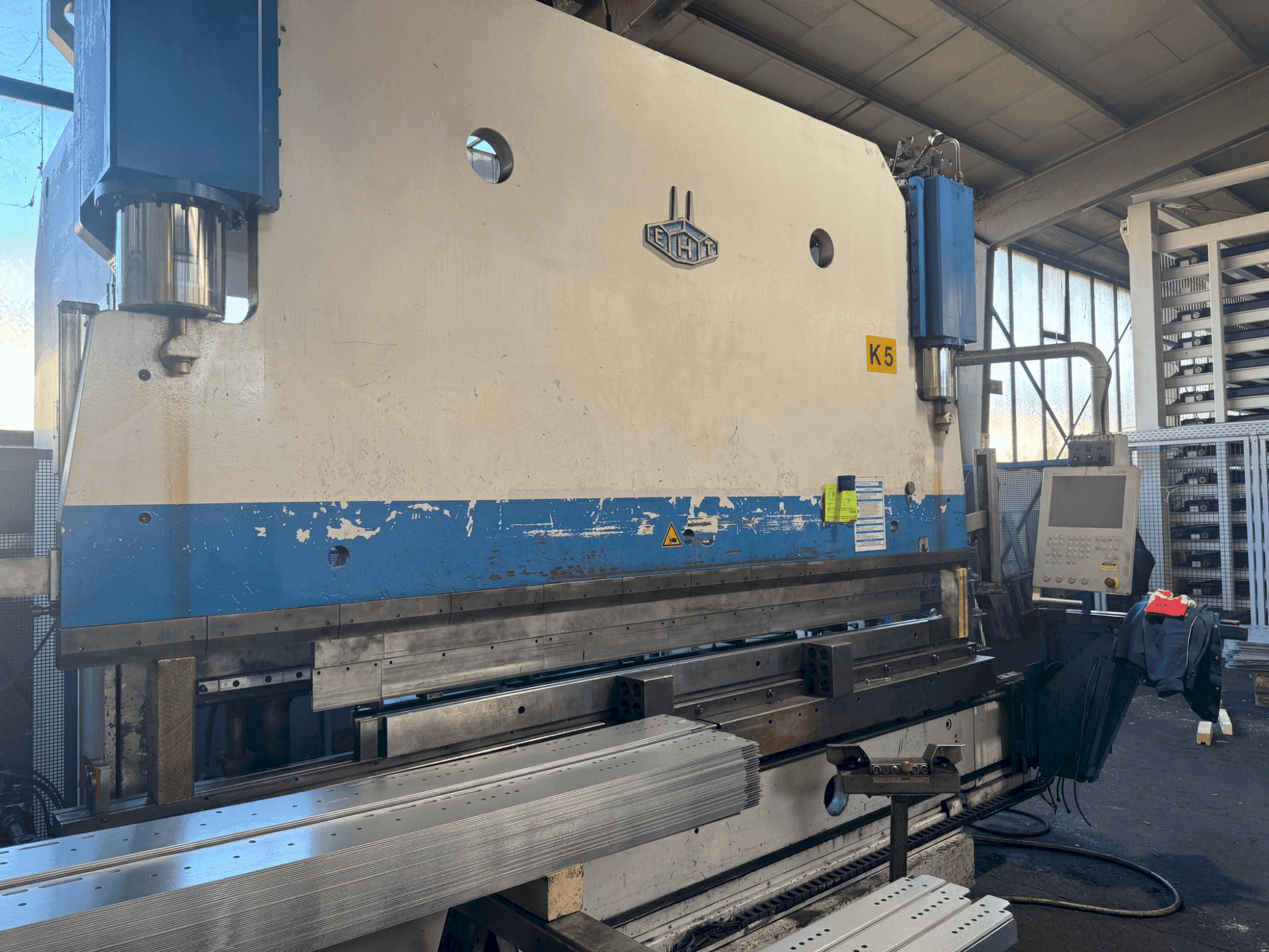 Prikaz stroja EHT EHPS 20-35 sprijeda