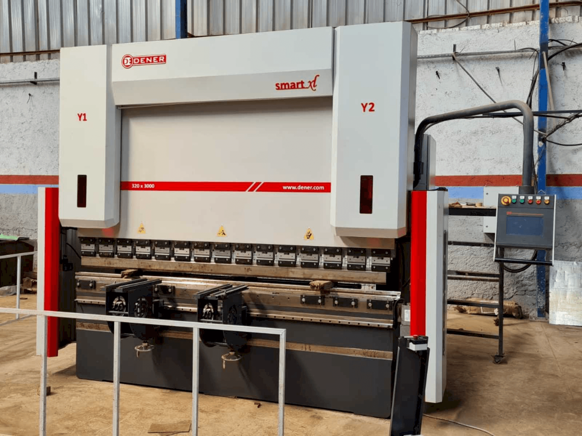 Prikaz stroja DENER SX 30320 sprijeda