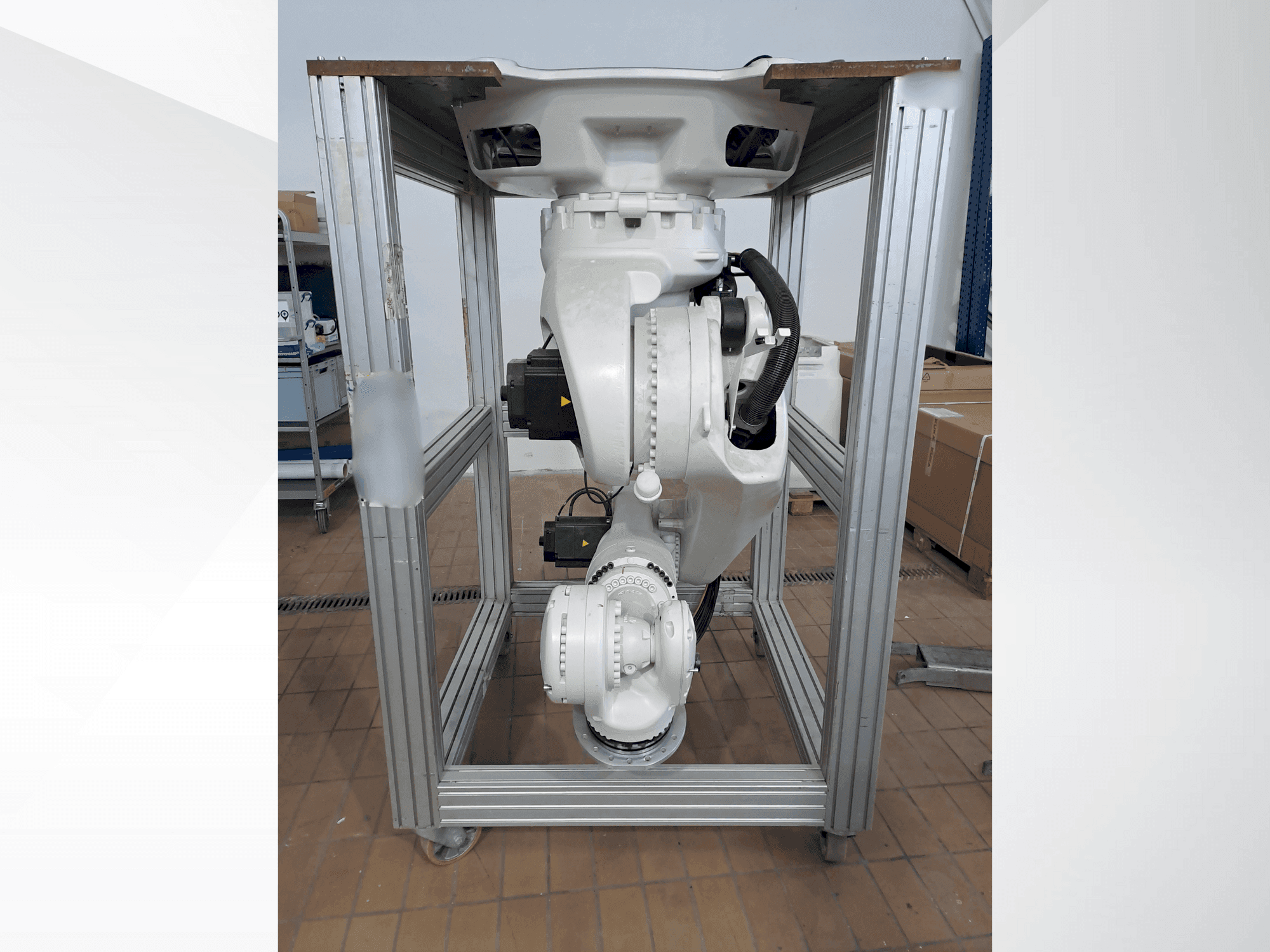Prikaz stroja KUKA KR270 R2700 C ultra MED (2015) sprijeda