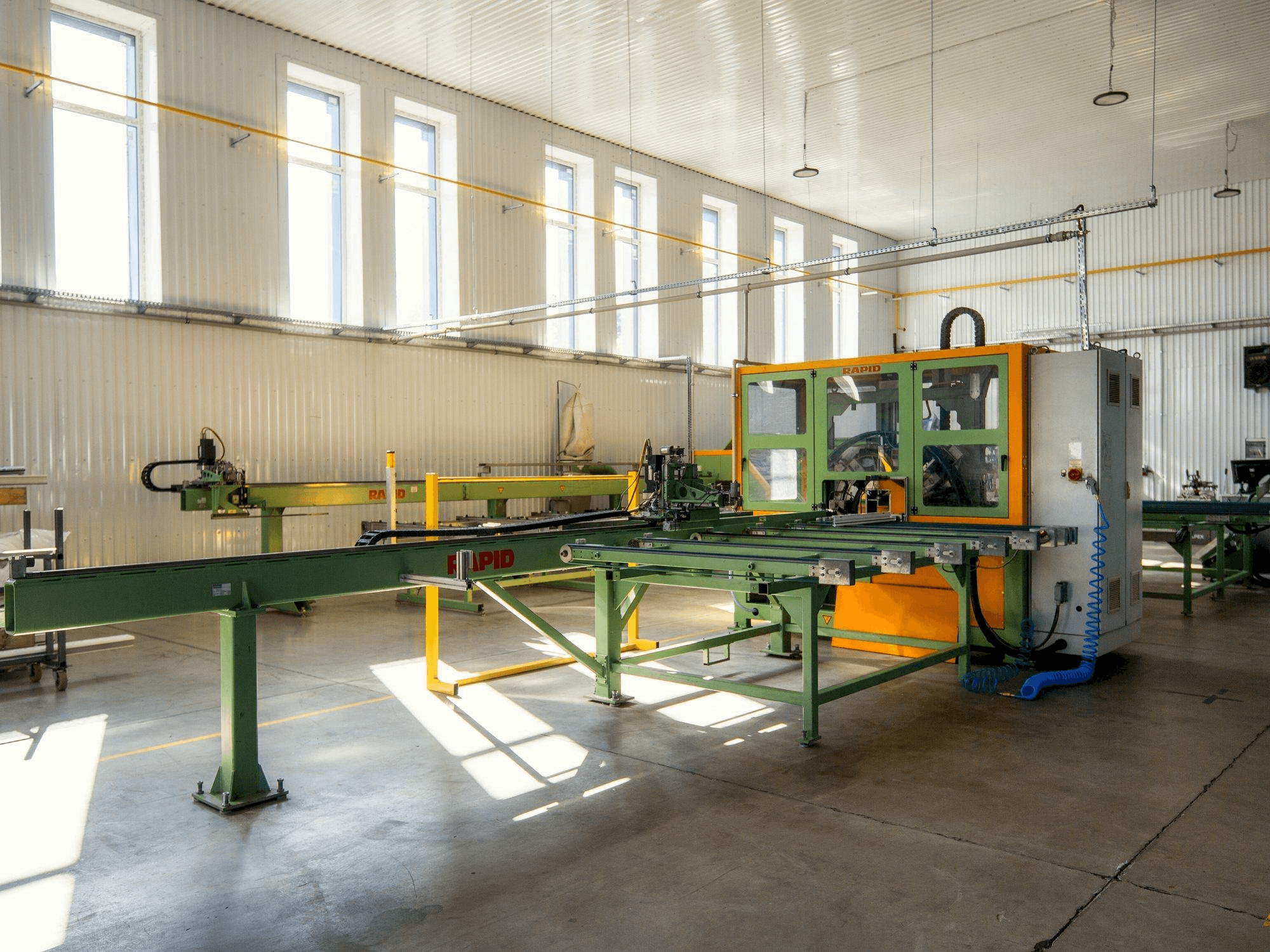 Prikaz stroja RAPID MFC EVOLUTION II sprijeda