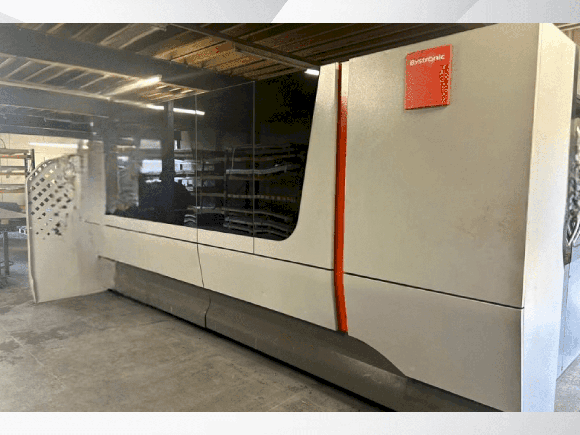 Prikaz stroja Bystronic BYSMART Fiber 3015 sprijeda