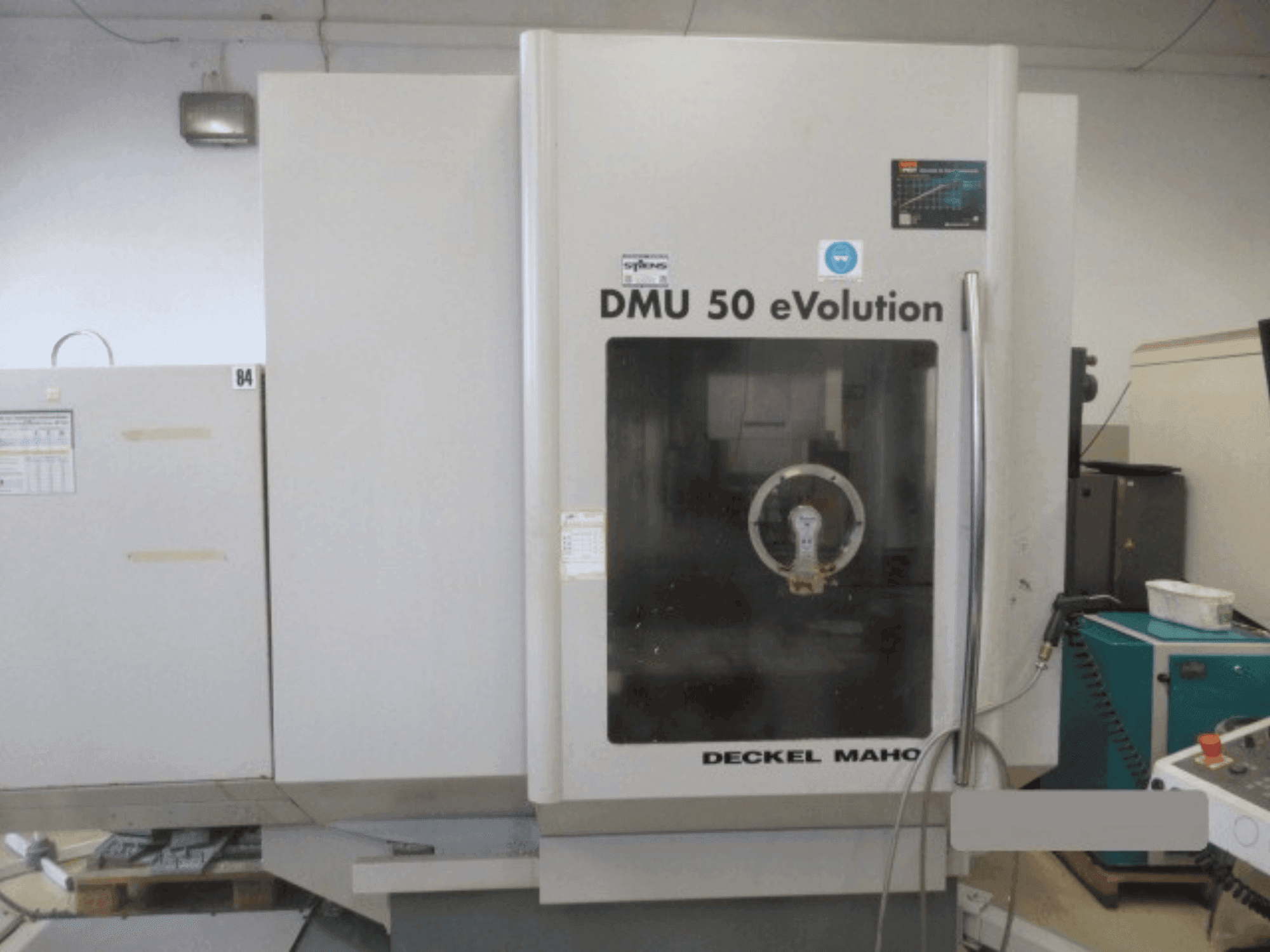 Prikaz stroja DECKEL MAHO DMU 50 eVolution sprijeda
