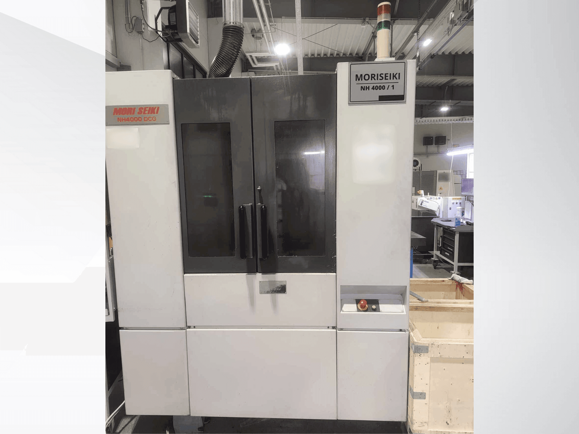 Prikaz  stroja MORI SEIKI NH 4000 DCG  sprijeda
