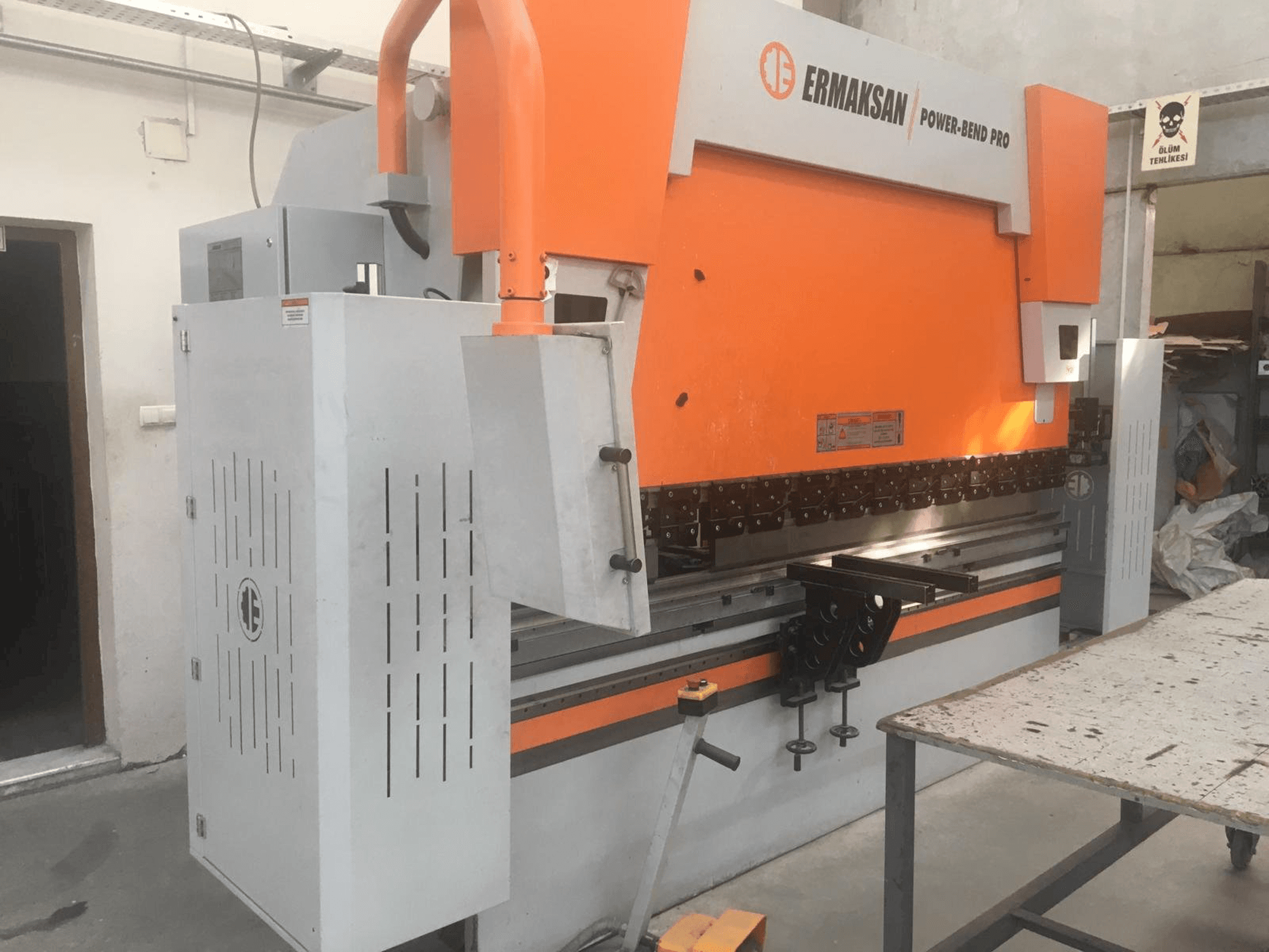 Prikaz stroja ERMAKSAN Power-Bend Pro 3100x135 sprijeda