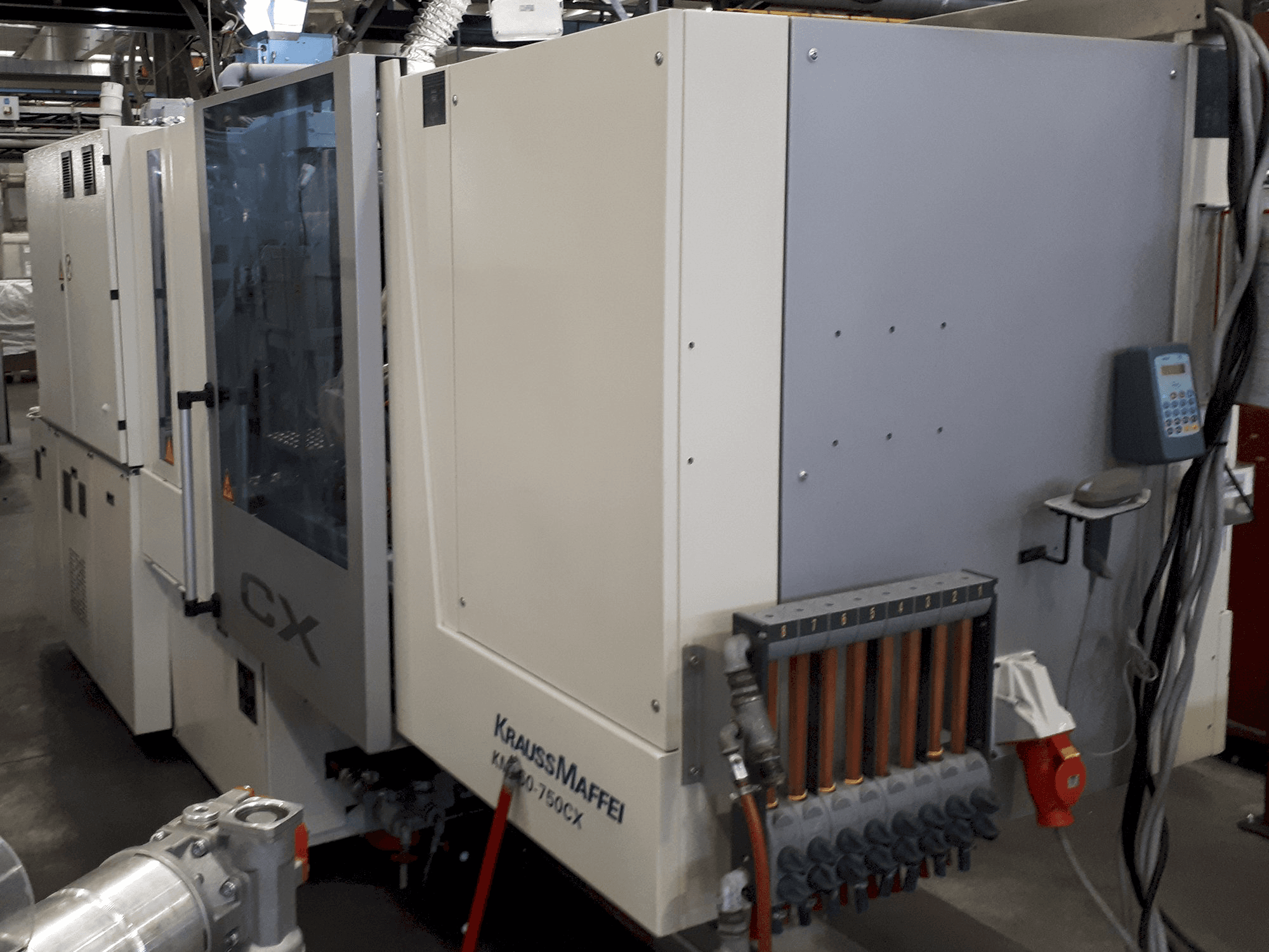 Prikaz stroja Krauss Maffei 160-750 CX sprijeda