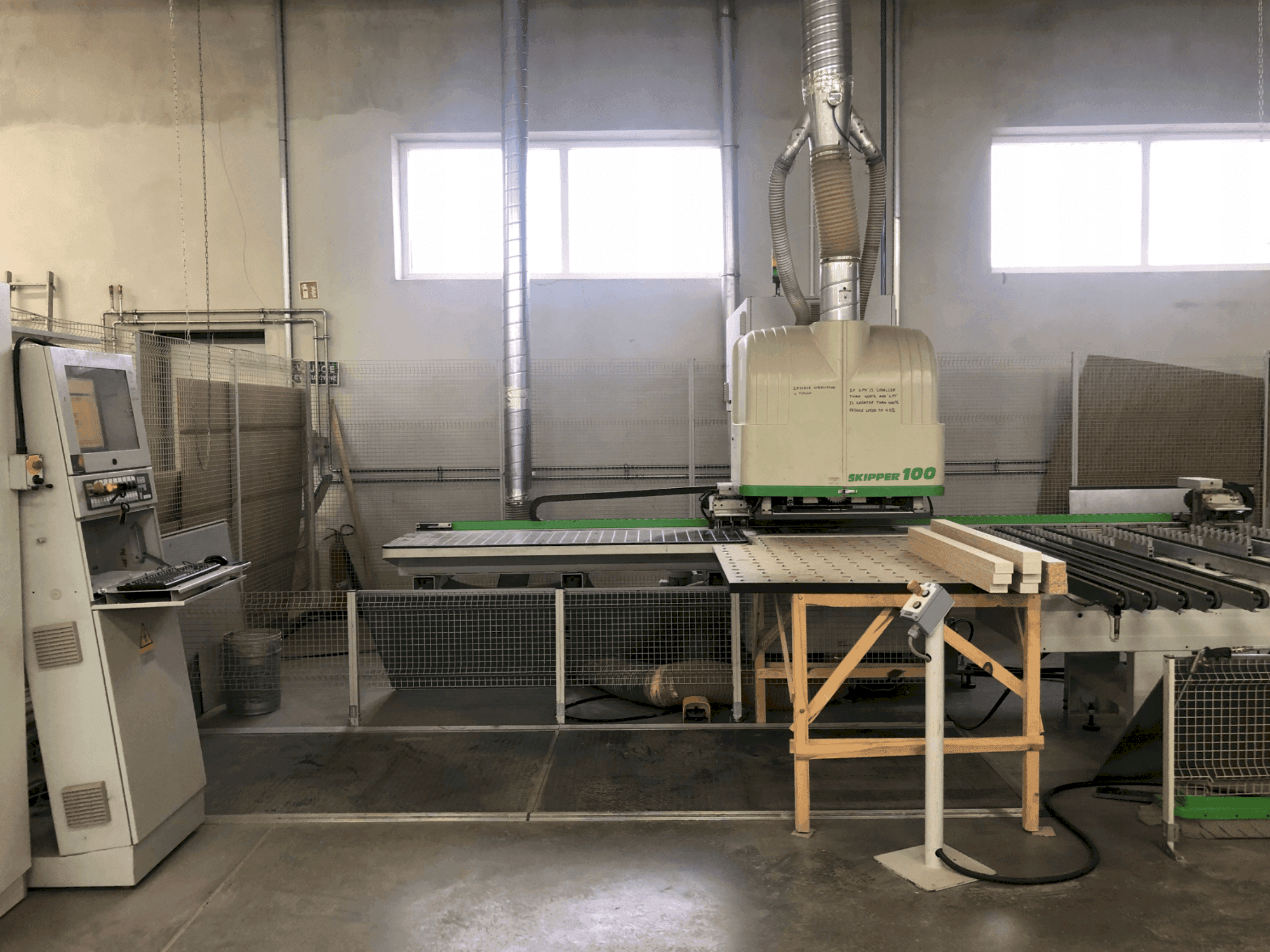 Prikaz stroja BIESSE SKIPPER 100 sprijeda