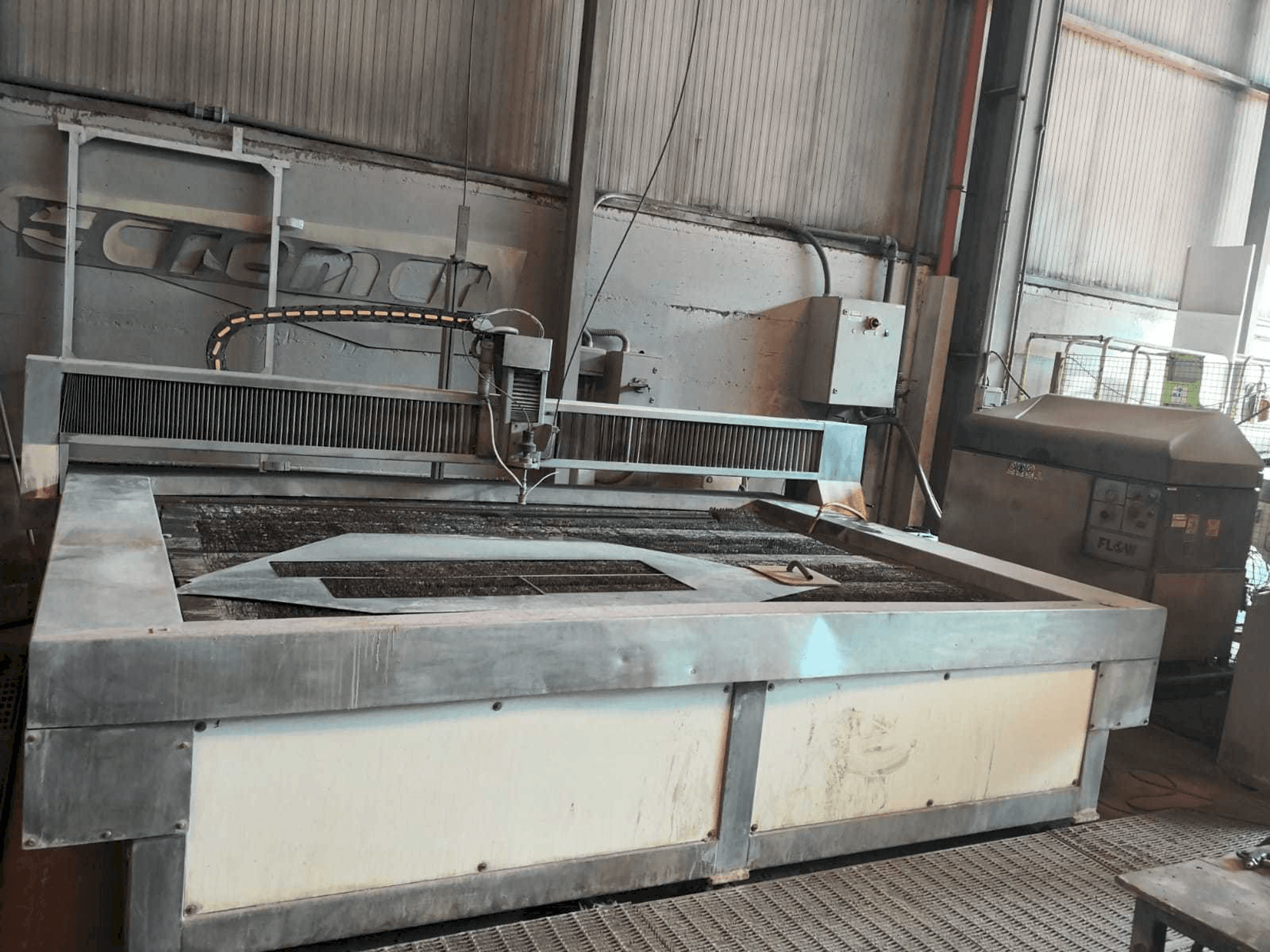 Prikaz stroja Flow 7xs 55 sprijeda