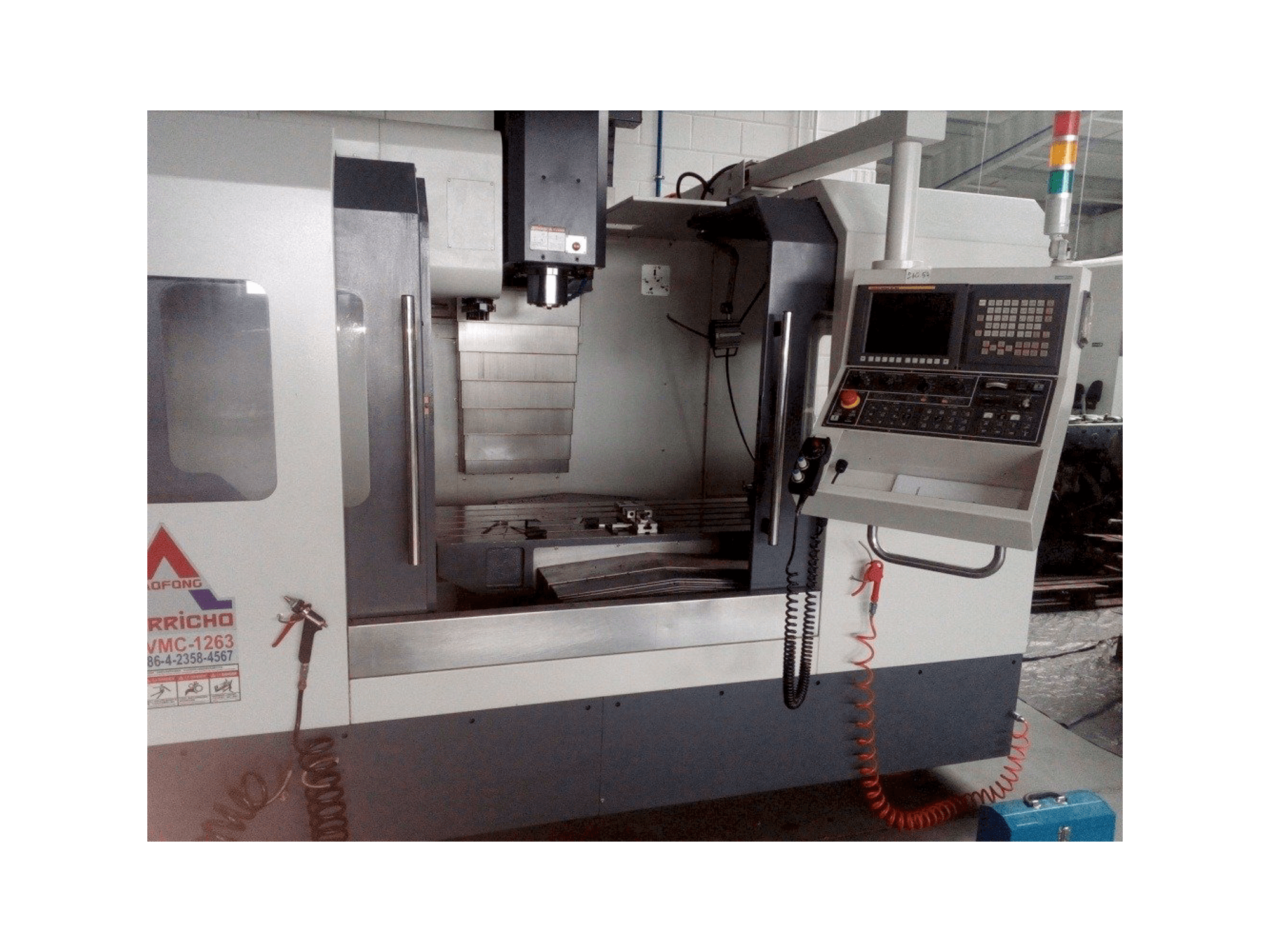 Prikaz stroja EVERRICHO ER-VMC-1263A sprijeda