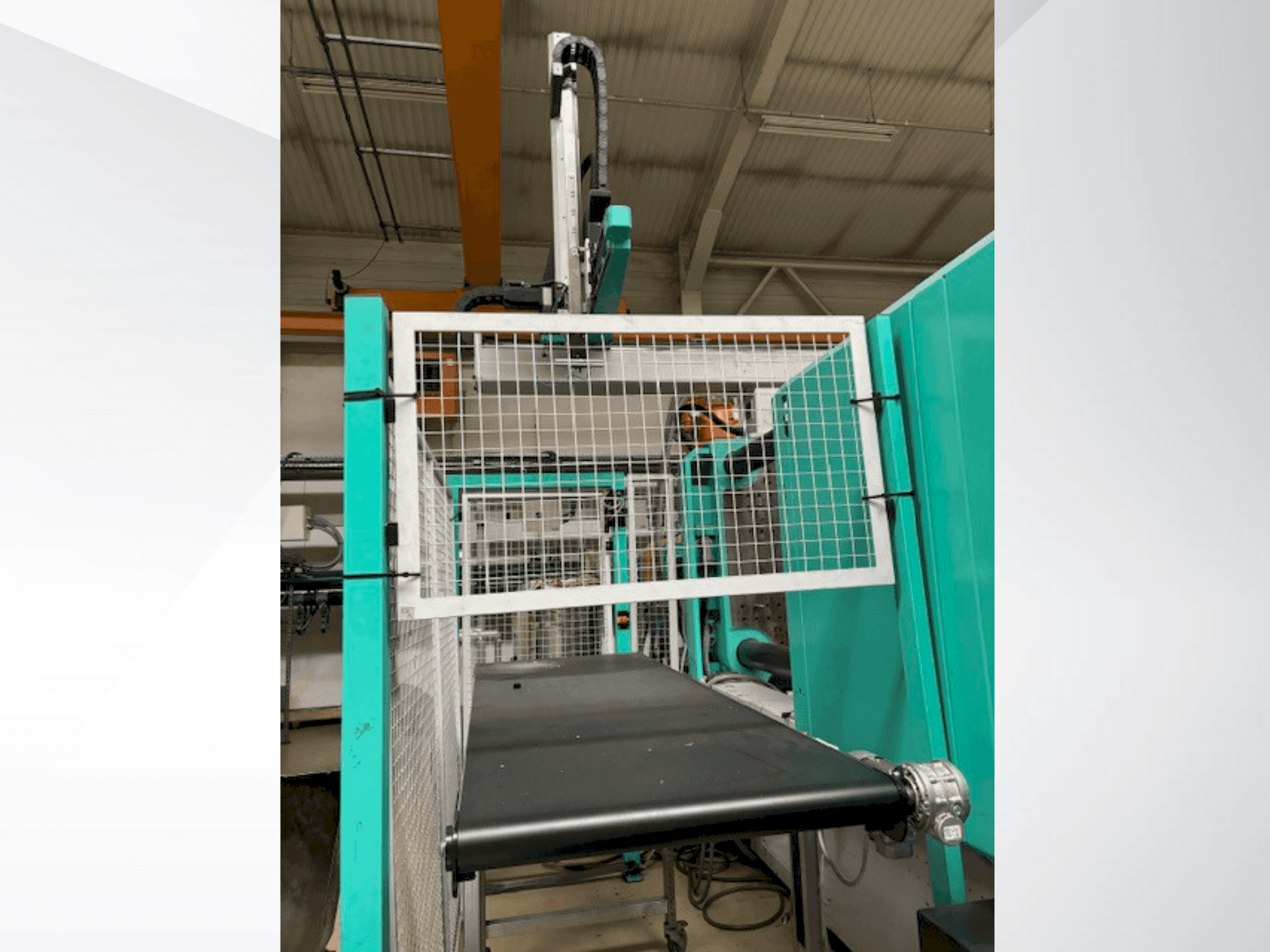 Prikaz stroja Arburg Allrounder 920S 4600-2100 sprijeda