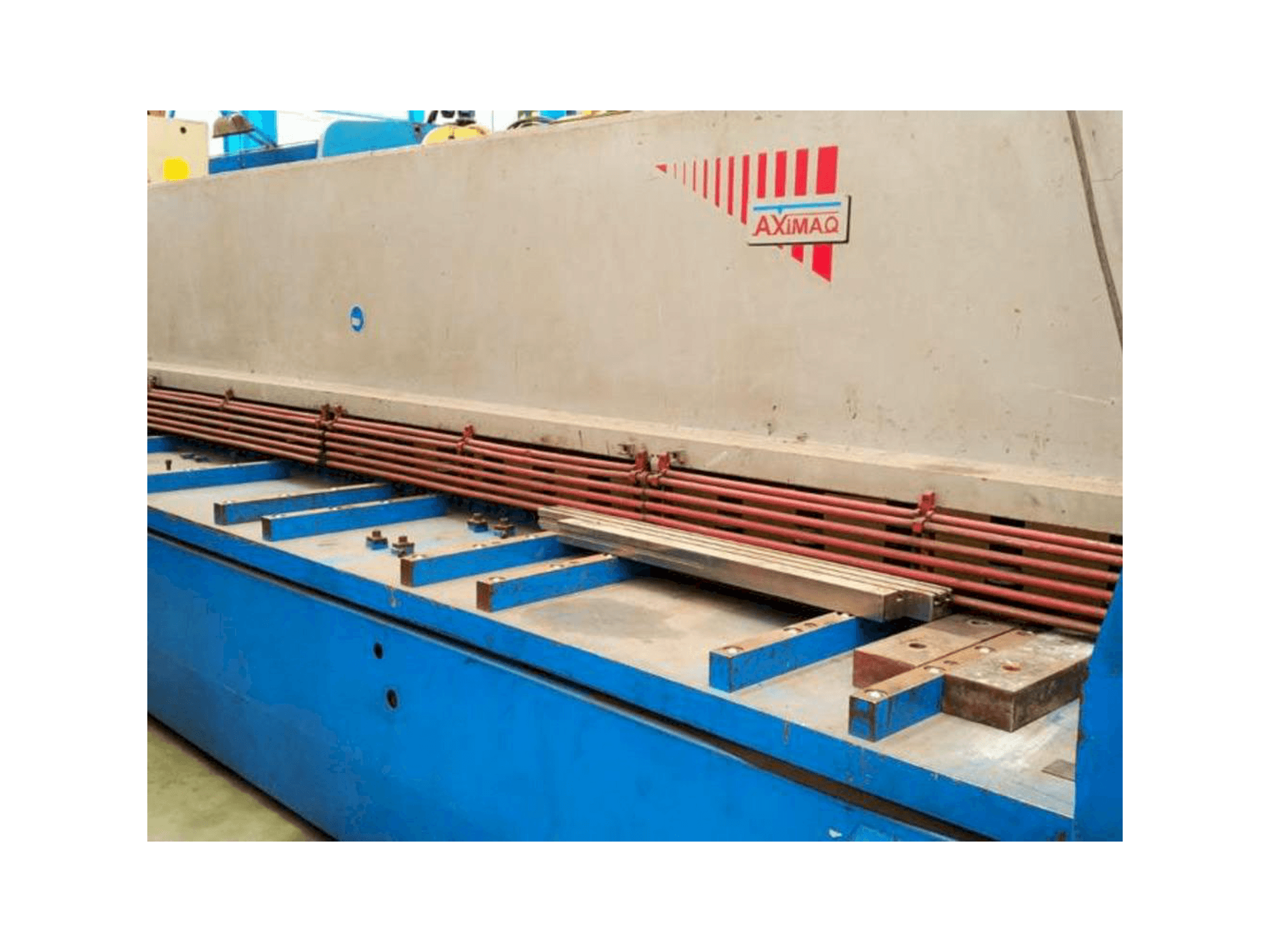 Prikaz stroja Axial CP-1060 sprijeda