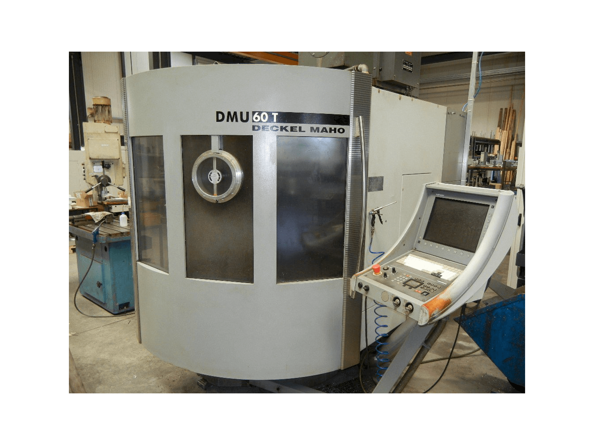 Prikaz stroja DECKEL MAHO DMU 60 T sprijeda