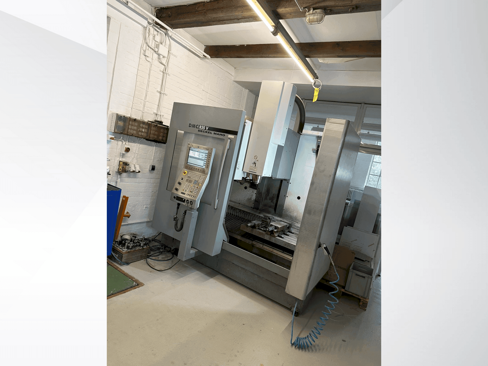 Prikaz stroja DECKEL DMC 835 V sprijeda