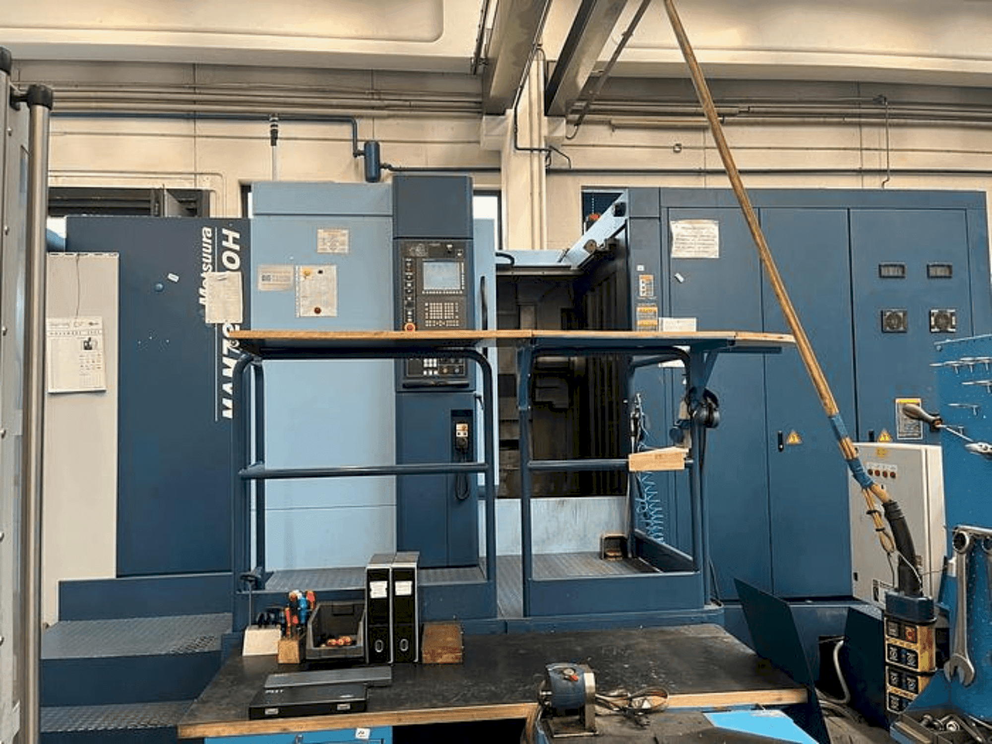 Prikaz stroja Matsuura MAM 72-100H sprijeda