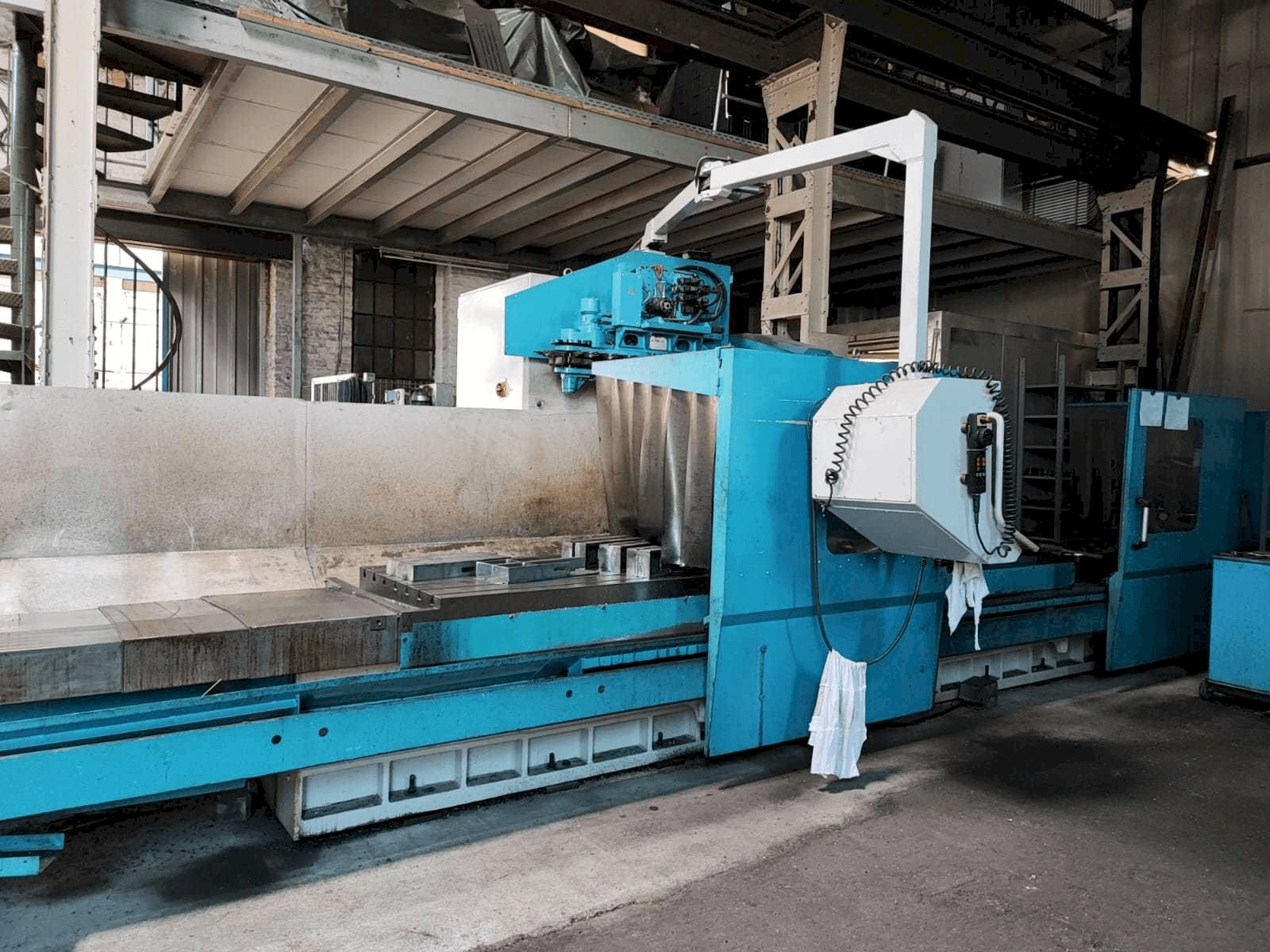 Prikaz stroja MTE BF 4200 sprijeda