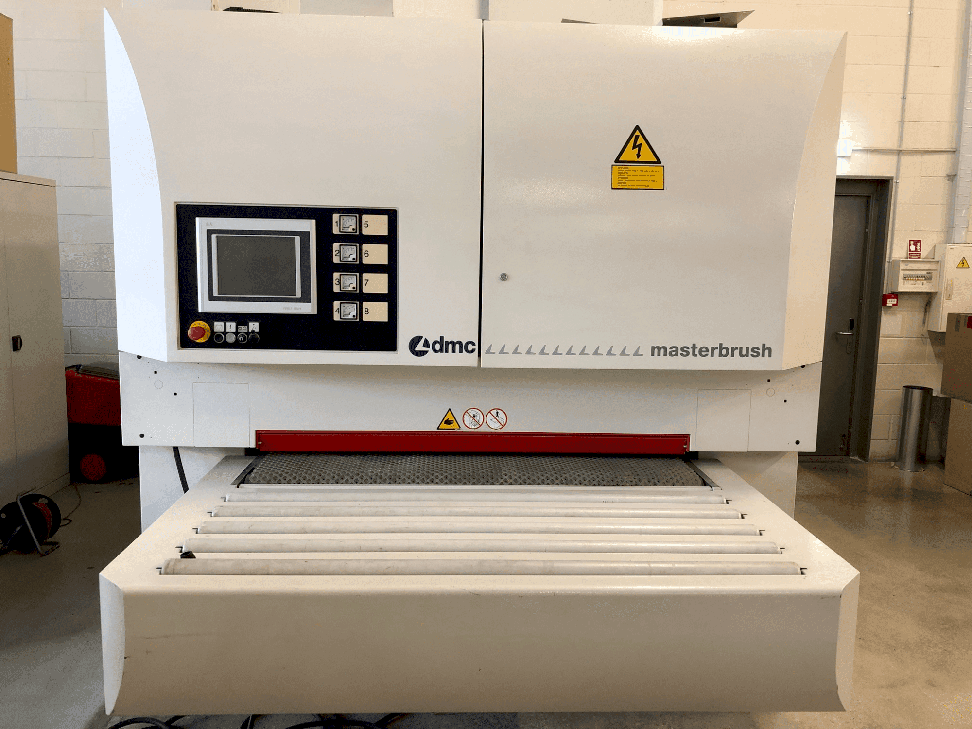 Prikaz stroja DMC MASTERBRUSH MB 1350 M4 (2011) sprijeda