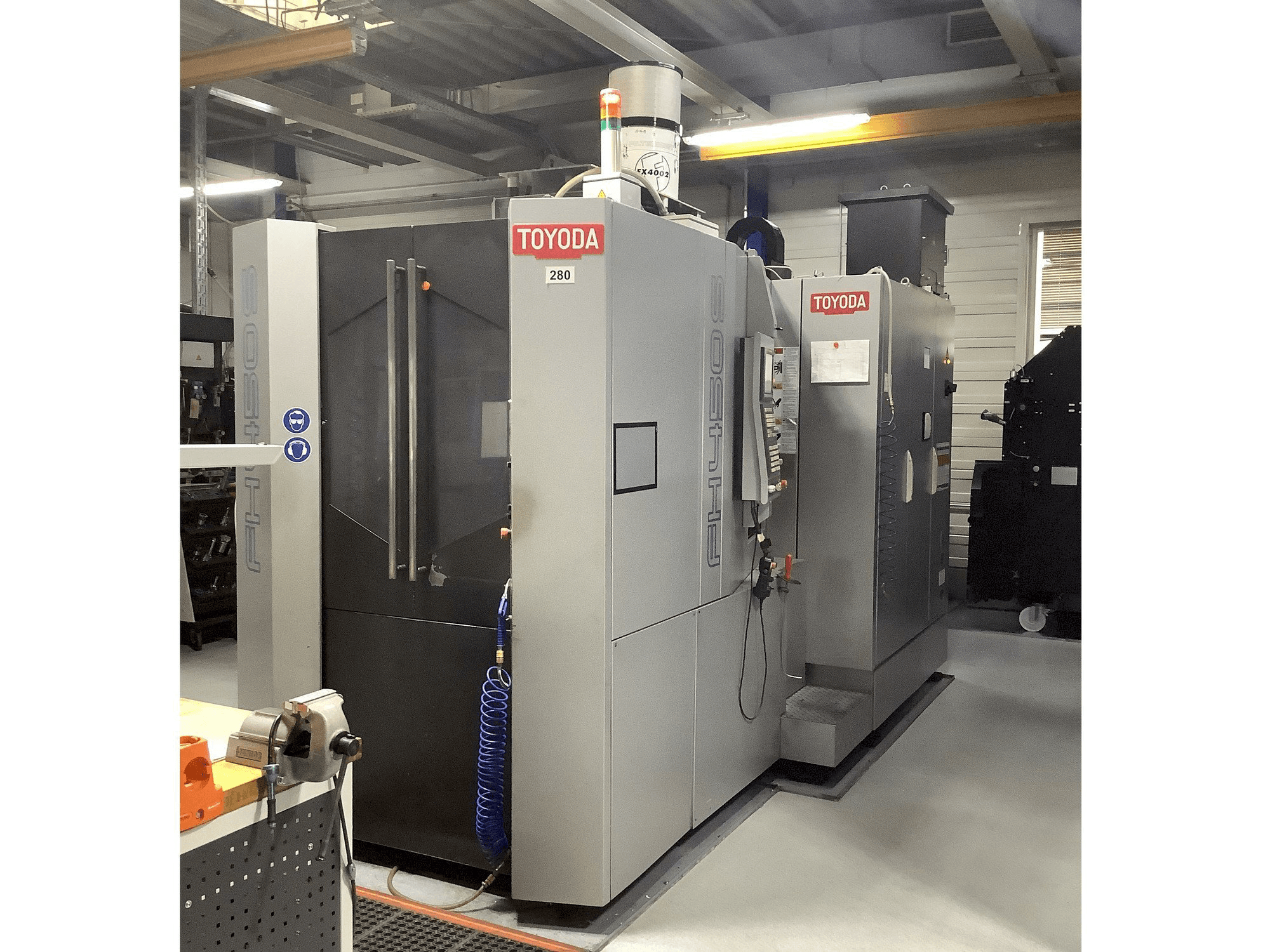 Prikaz stroja TOYODA FH 450S sprijeda