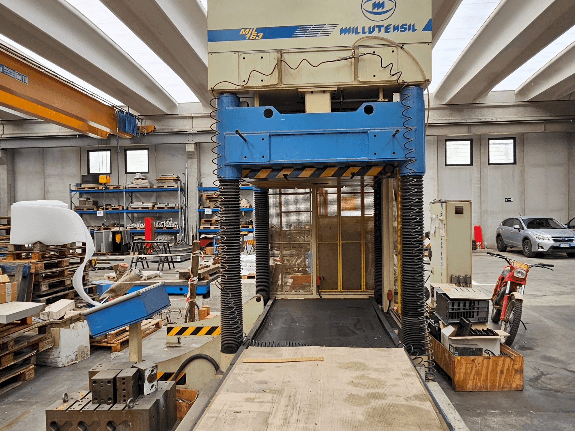 Prikaz stroja MILLUTENSIL MIL163 sprijeda