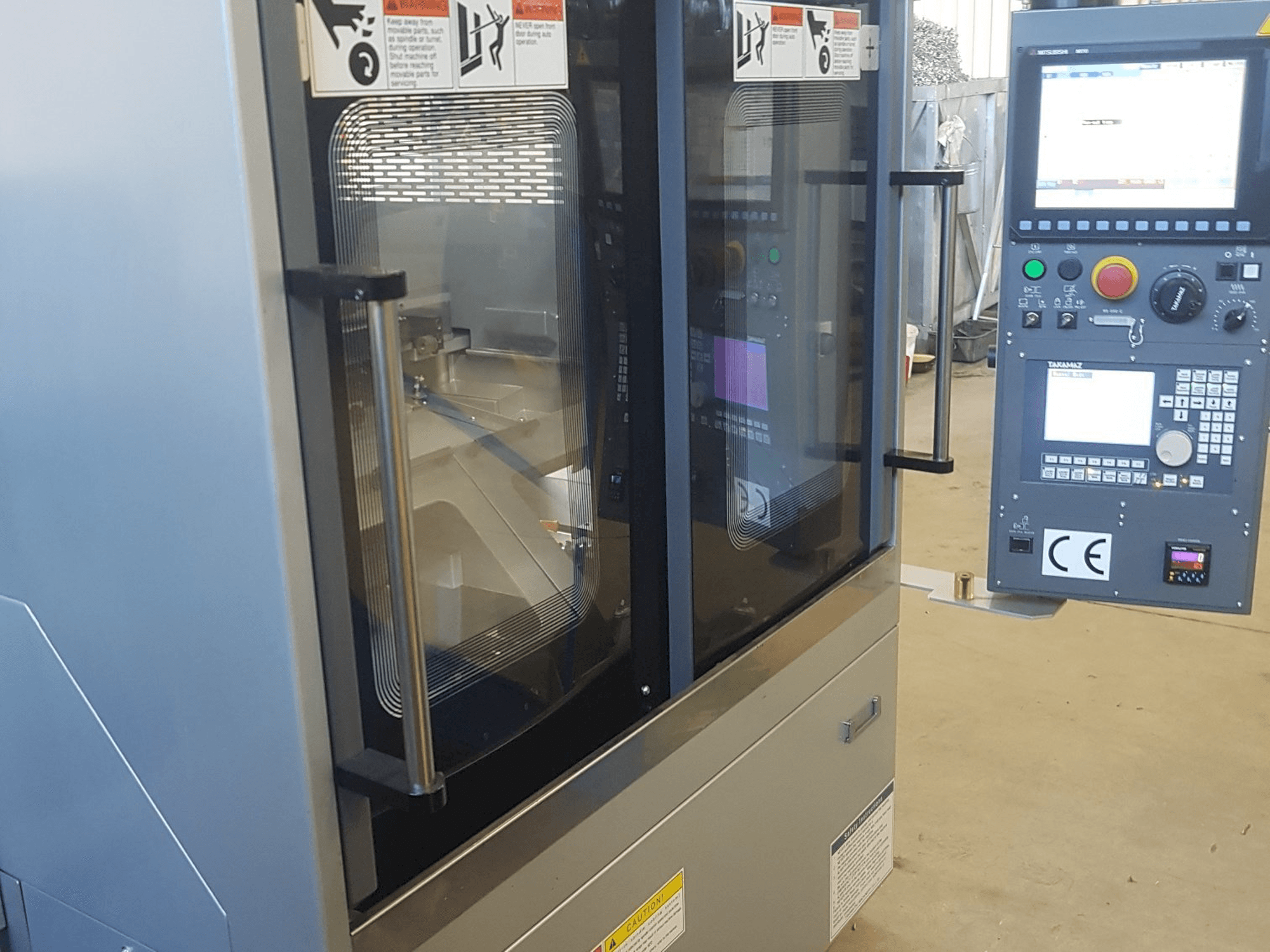 Prikaz stroja Takamaz XW-30 Plus sprijeda