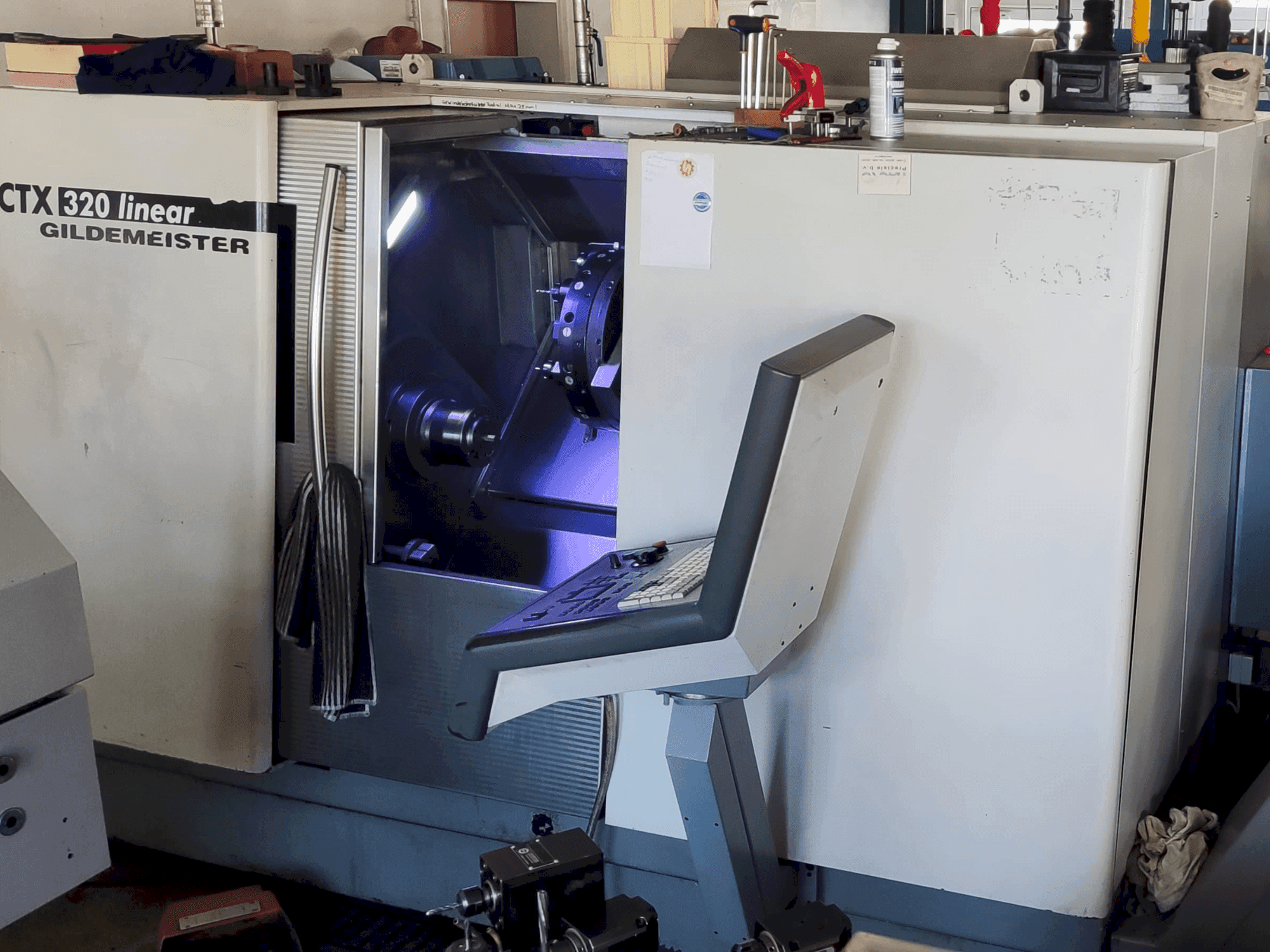 Prikaz stroja DMG GILDEMEISTER CTX 320 linear V3 sprijeda