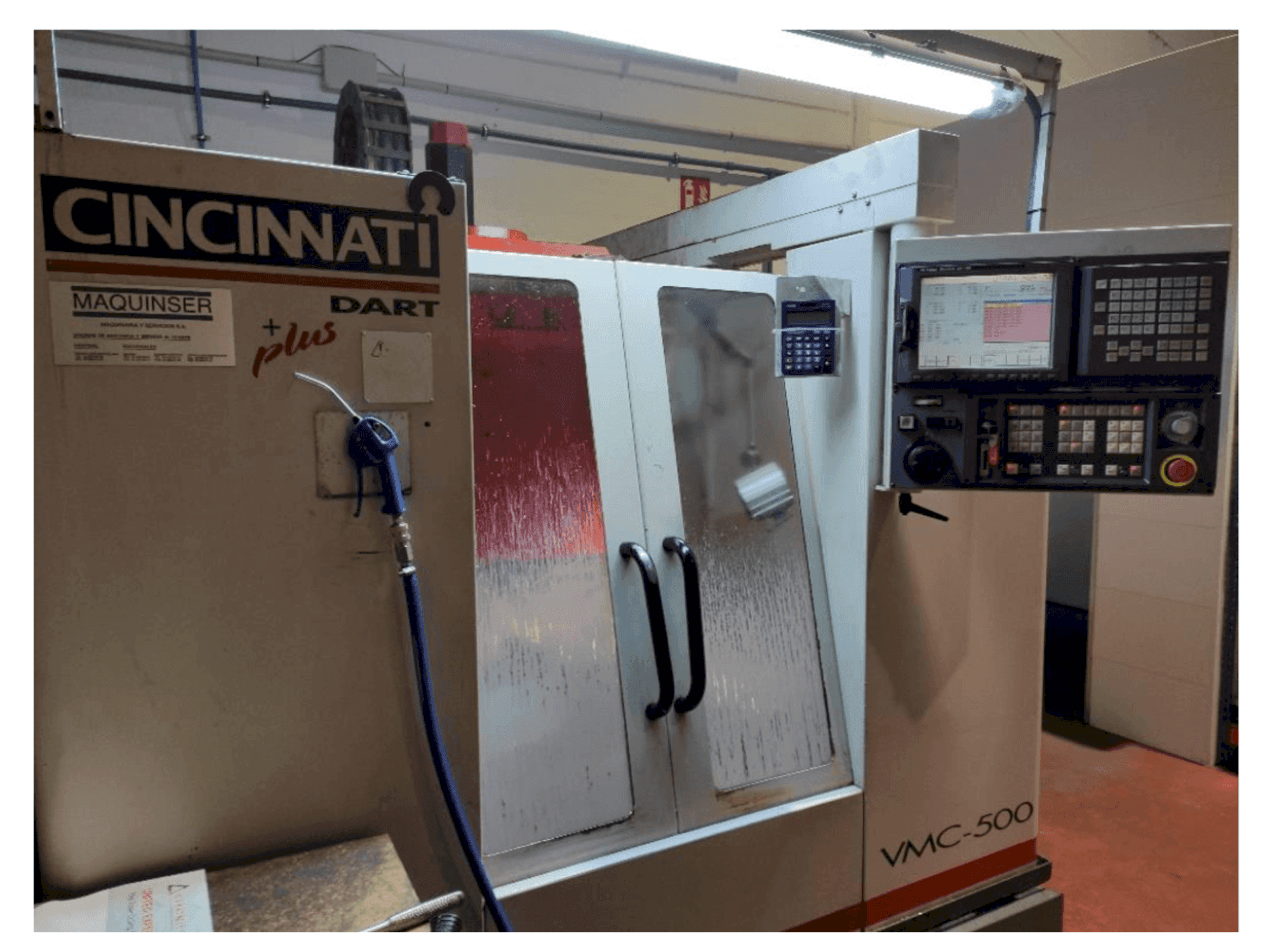 Prikaz stroja Cincinnati Dart Plus VMC-500 sprijeda