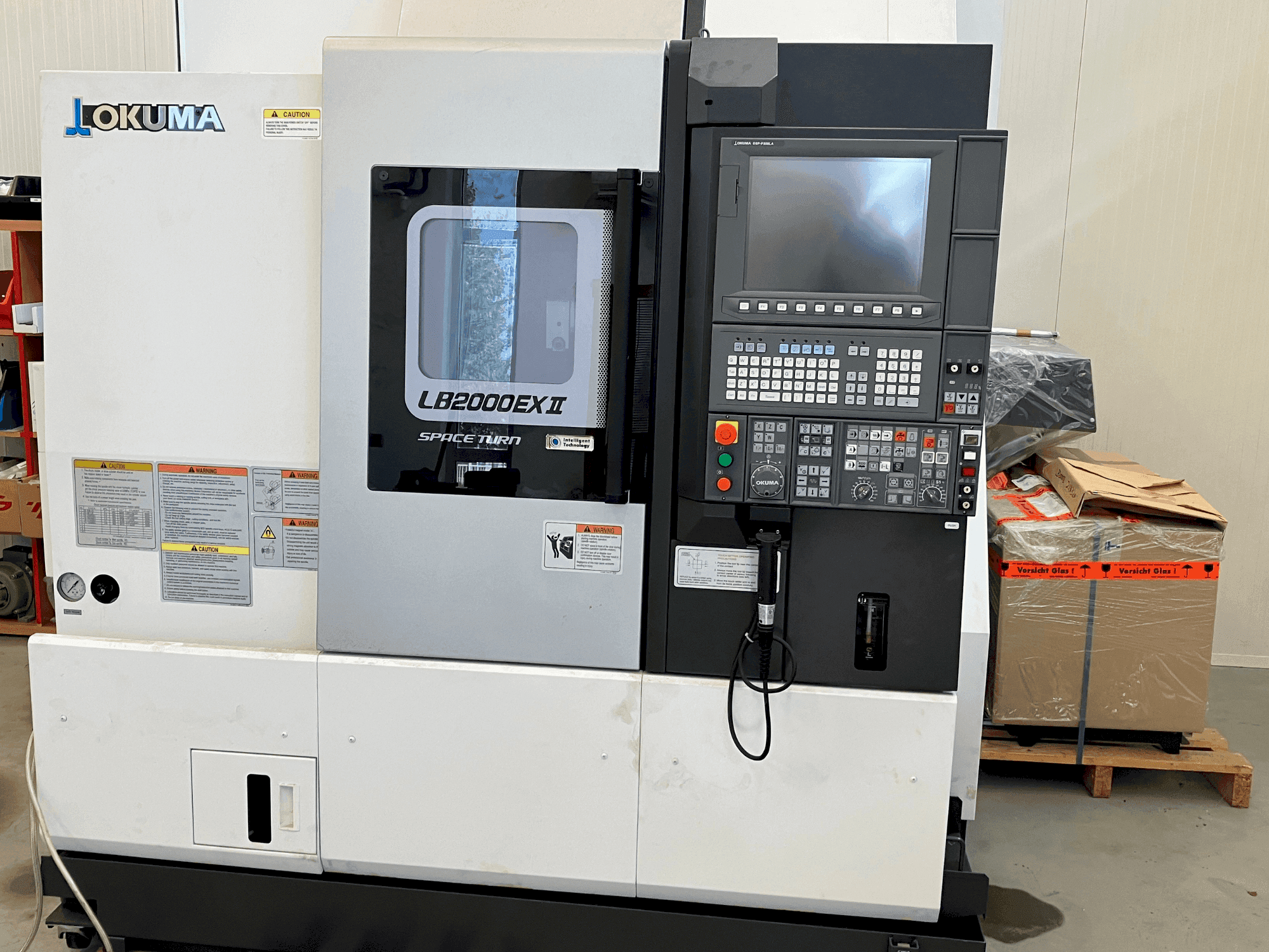 Prikaz stroja Okuma LB2000 EX II (2018) sprijeda