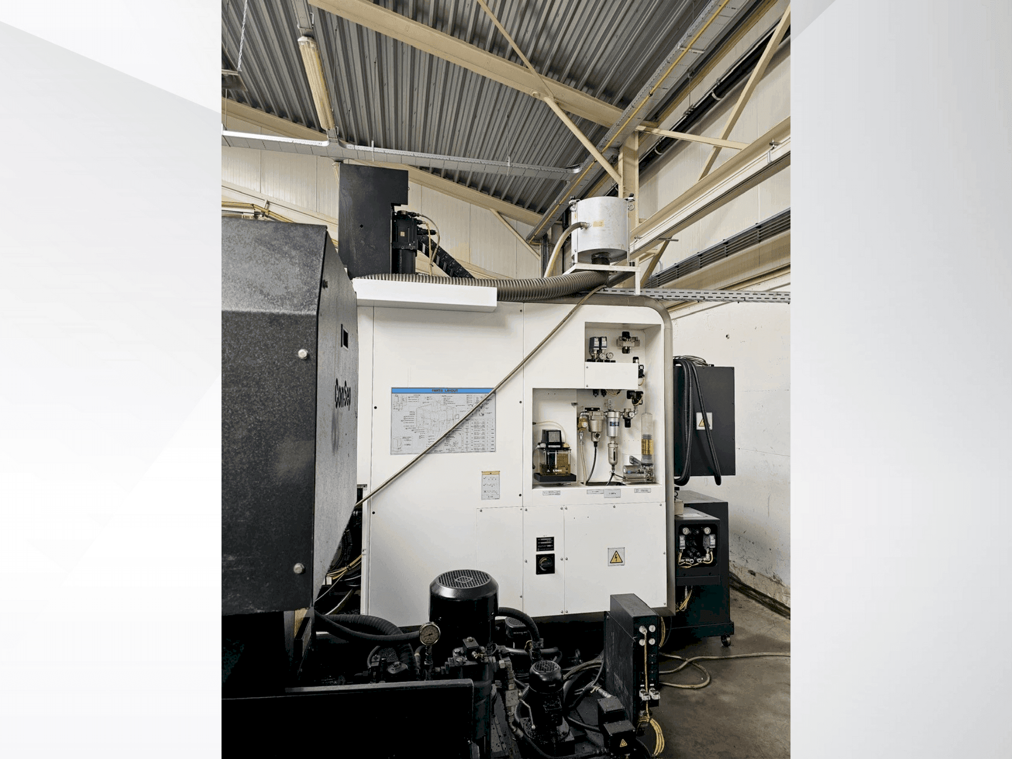 Prikaz stroja Mazak Variaxis i-500 sprijeda