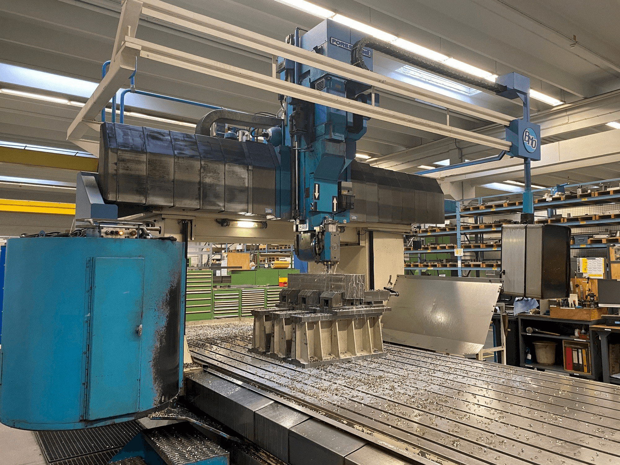 Prikaz stroja Forest Line Seramill 240 sprijeda