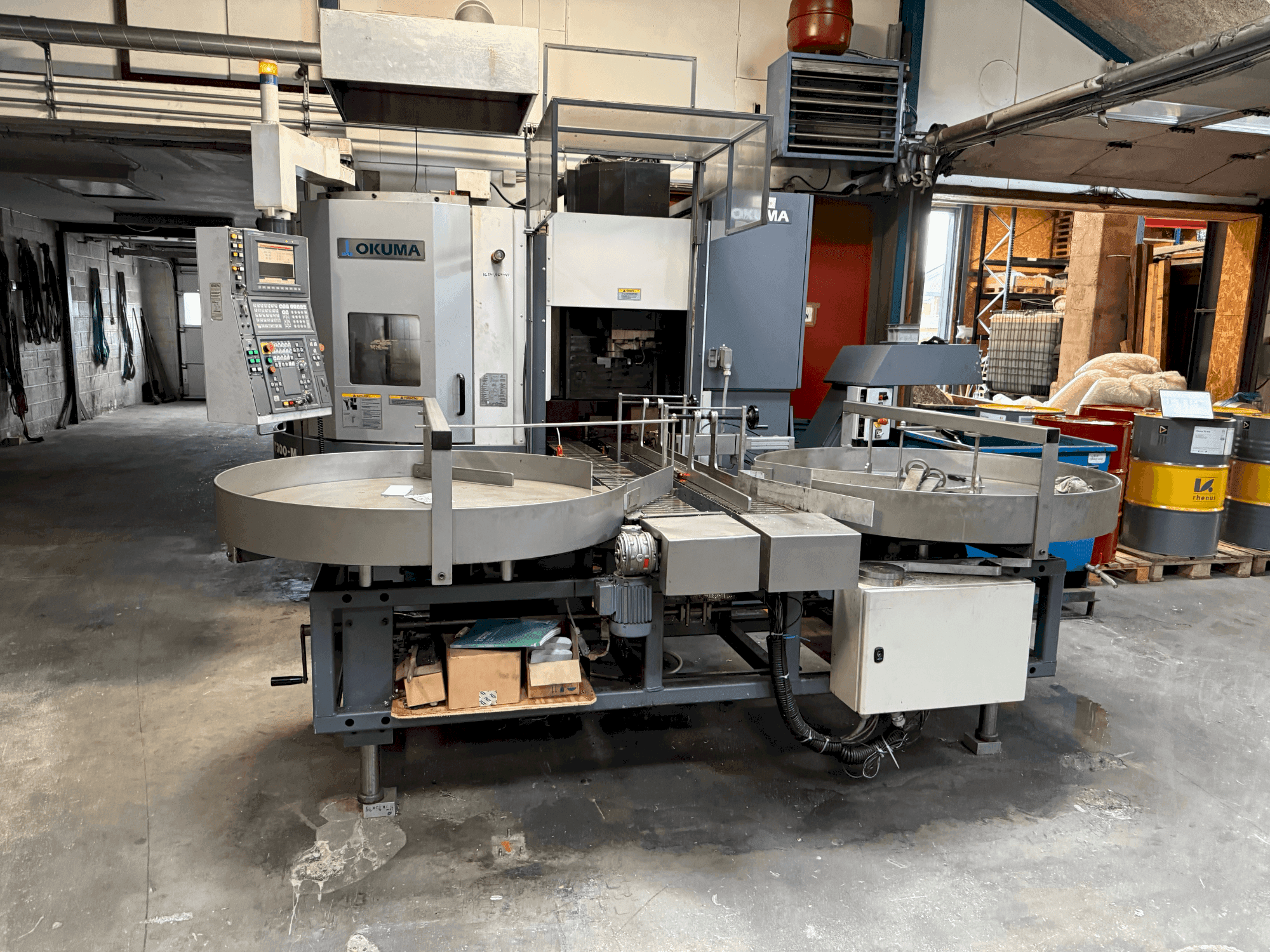 Prikaz stroja Okuma VTurn LVT300-M sprijeda