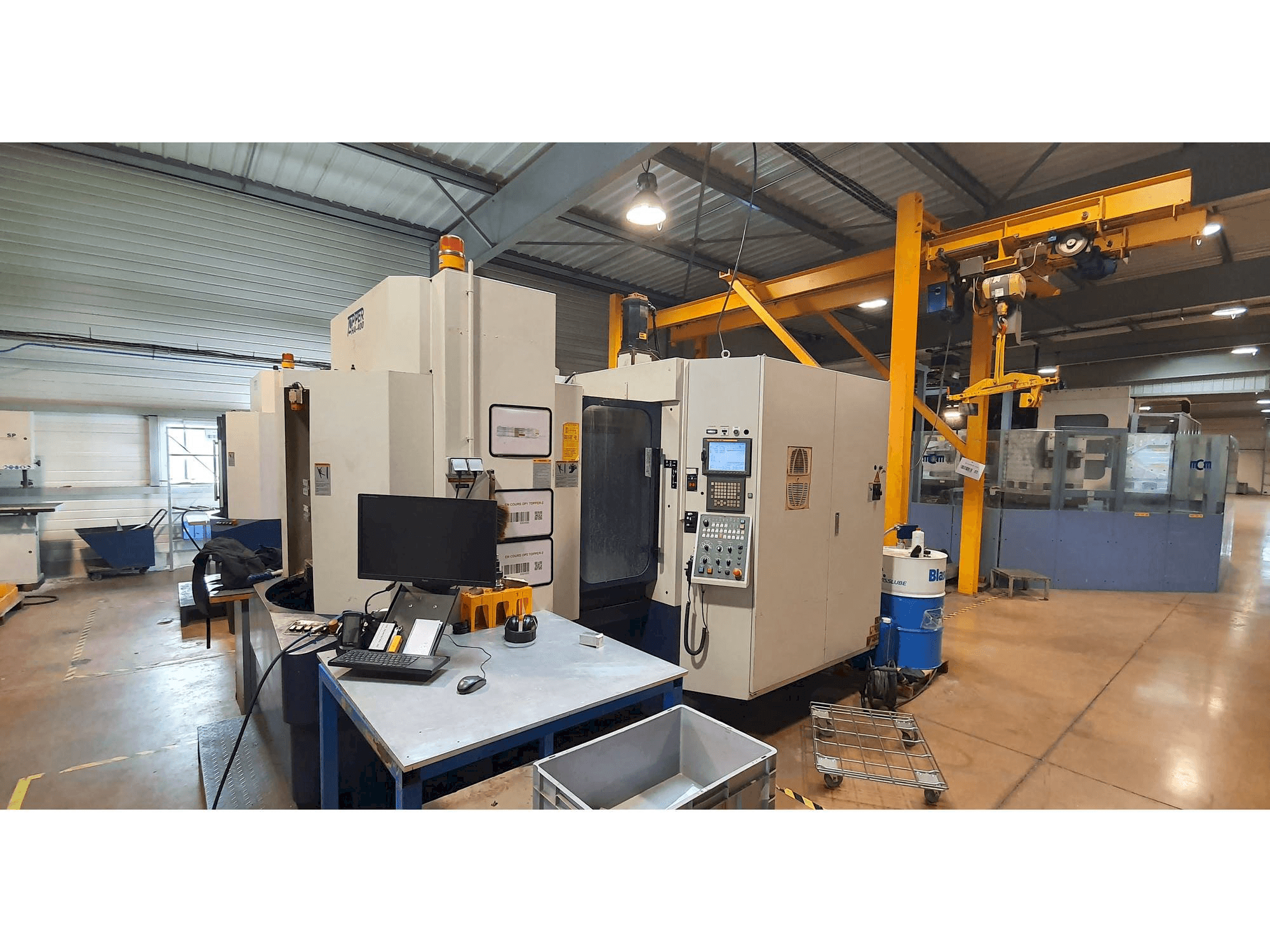 Prikaz stroja Tongtai H400 sprijeda