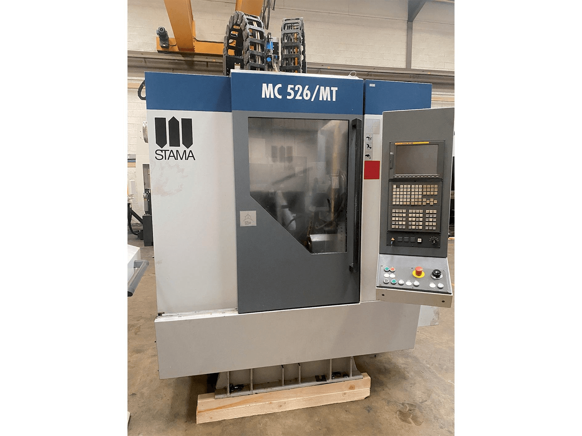 Prikaz stroja STAMA MC 526 sprijeda