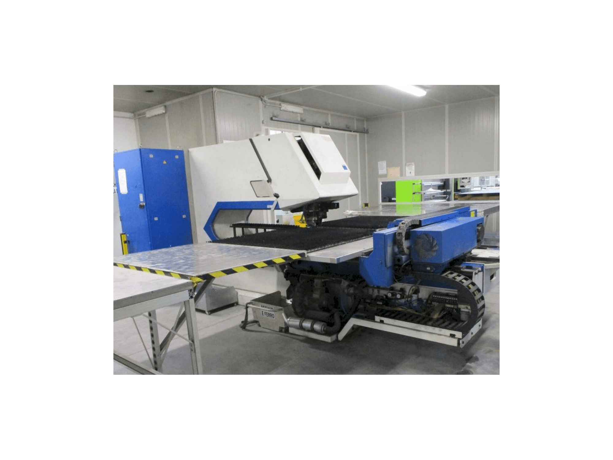 Prikaz stroja Trumpf Trumatic 2000R sprijeda