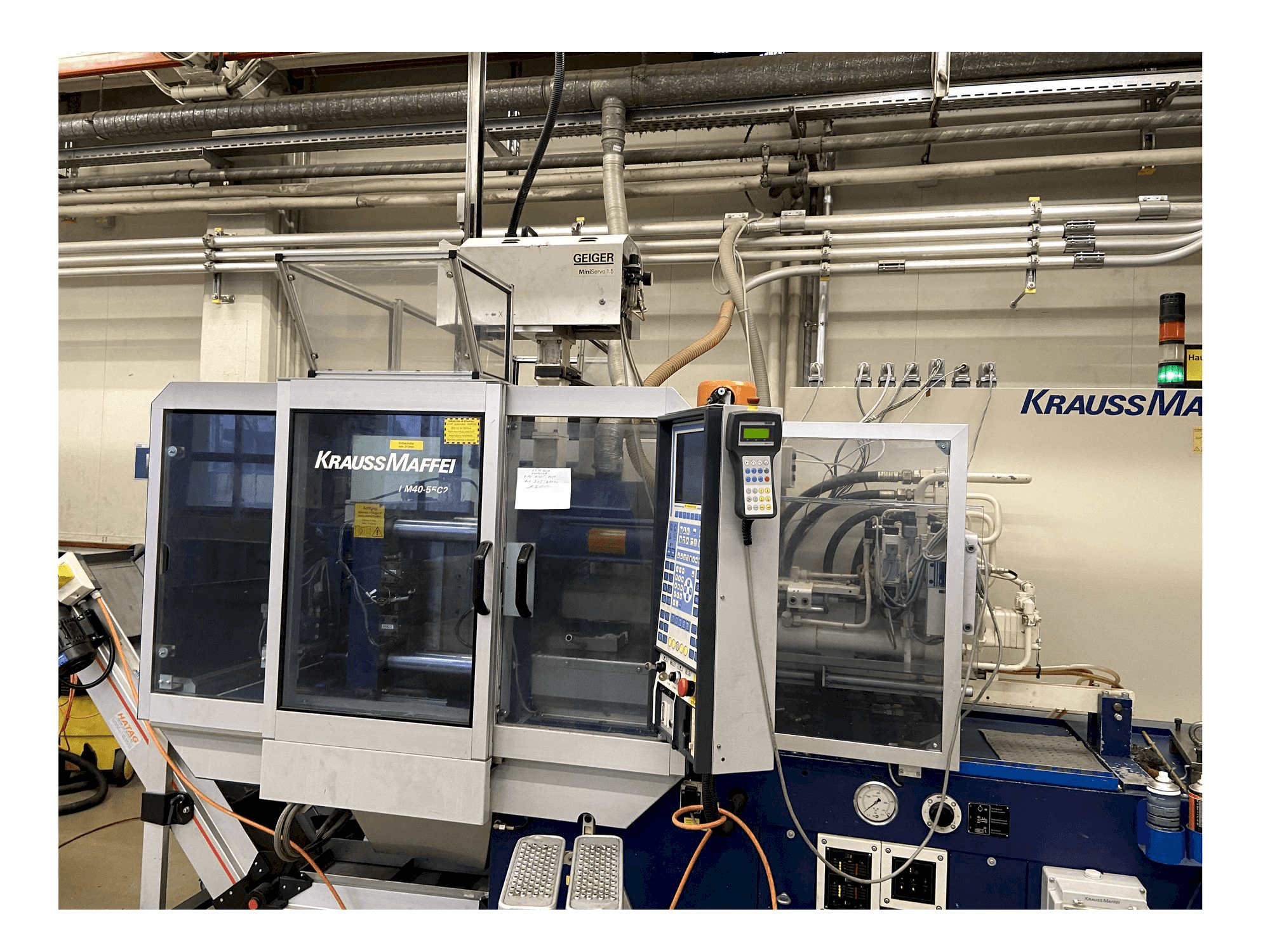 Prikaz stroja Krauss Maffei 40-55 C2 sprijeda