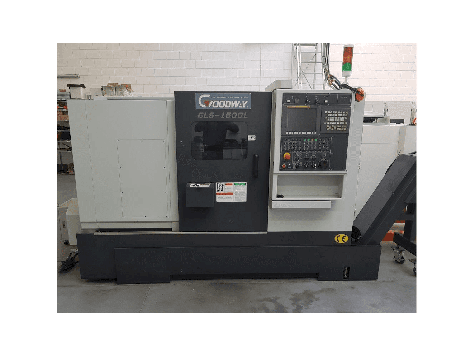 Prikaz stroja Goodway GLS-1500L sprijeda