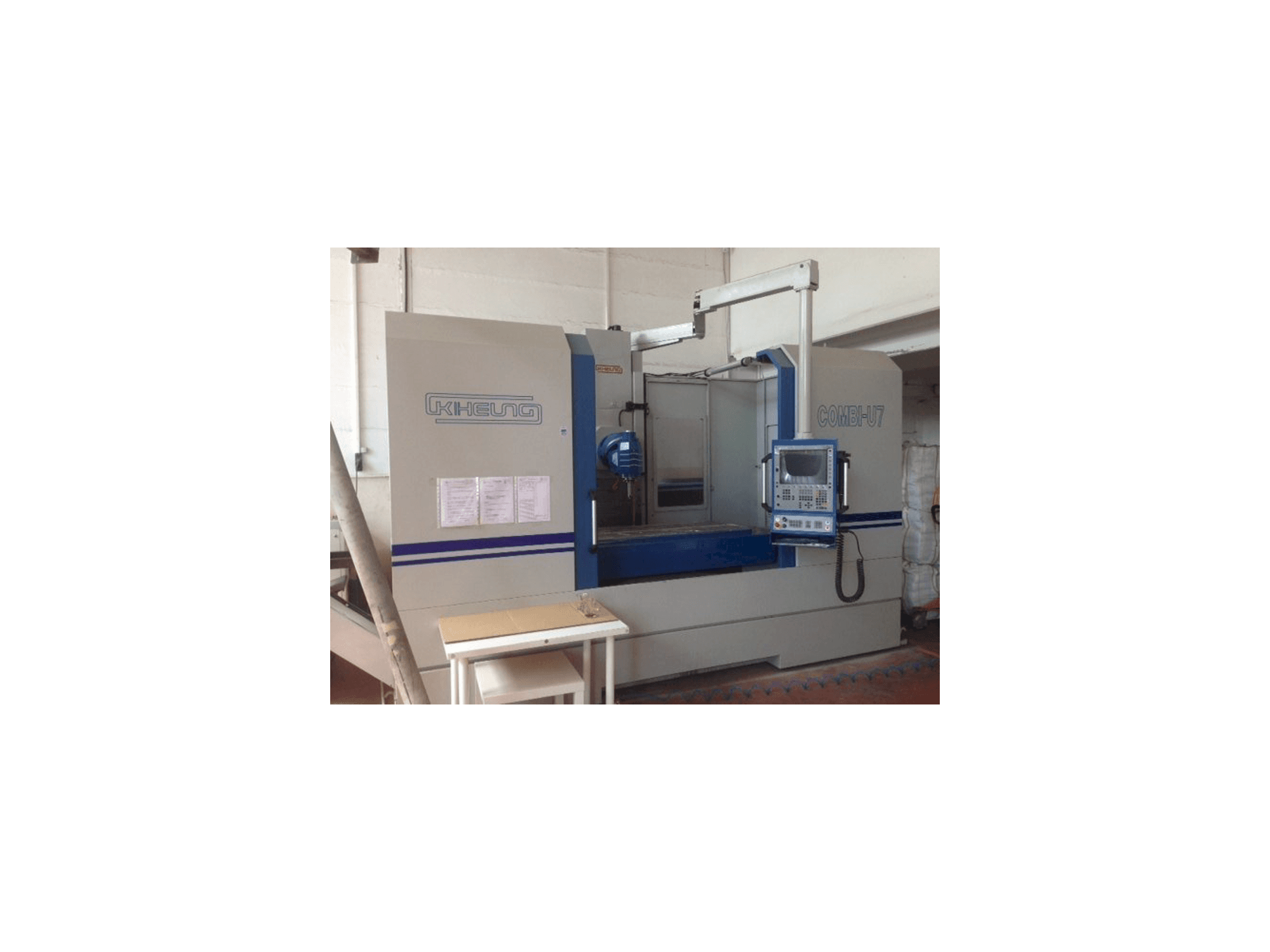 Prikaz stroja KIHEUNG COMBI U7 sprijeda