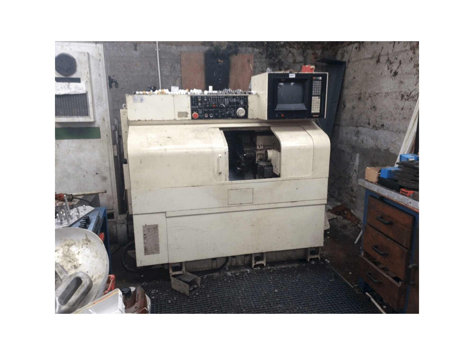 Prikaz stroja NAKAMURA-TOME TMC-15 sprijeda