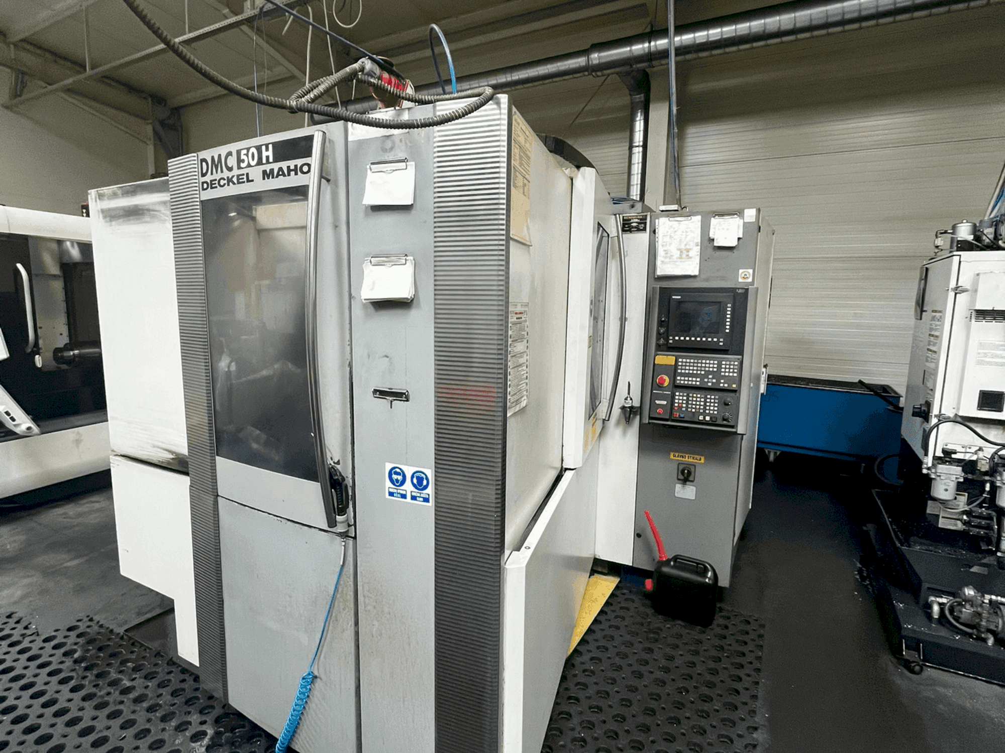 Prikaz stroja DECKEL MAHO DMC 50 H sprijeda