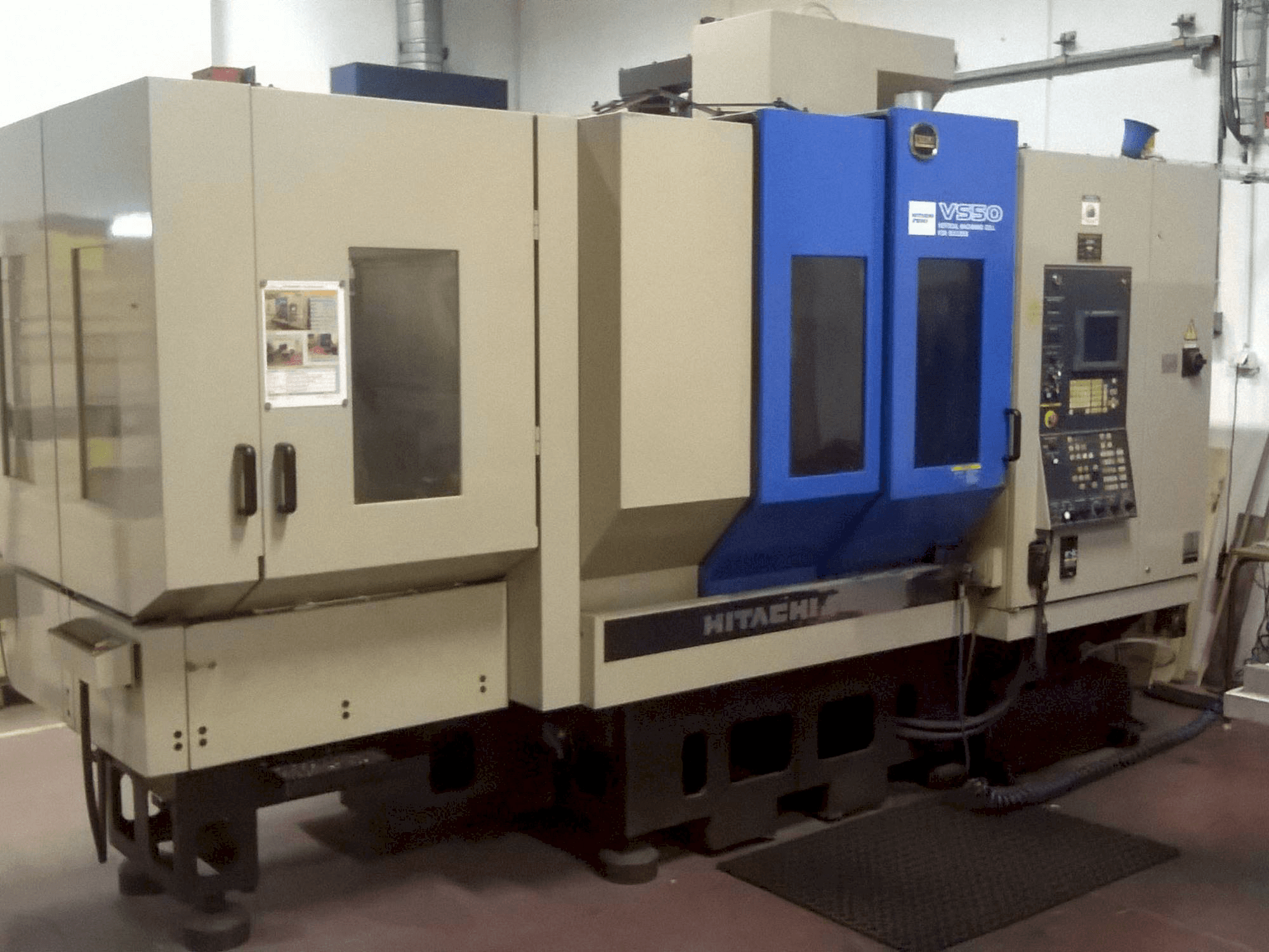 Prikaz stroja Hitachi VS 50 sprijeda