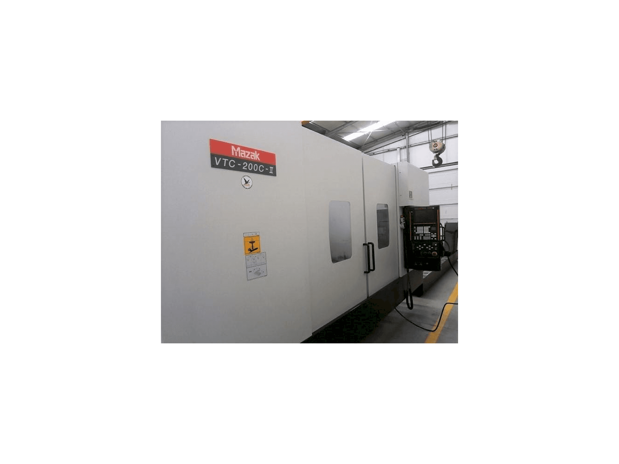 Prikaz stroja Mazak VTC-200C sprijeda