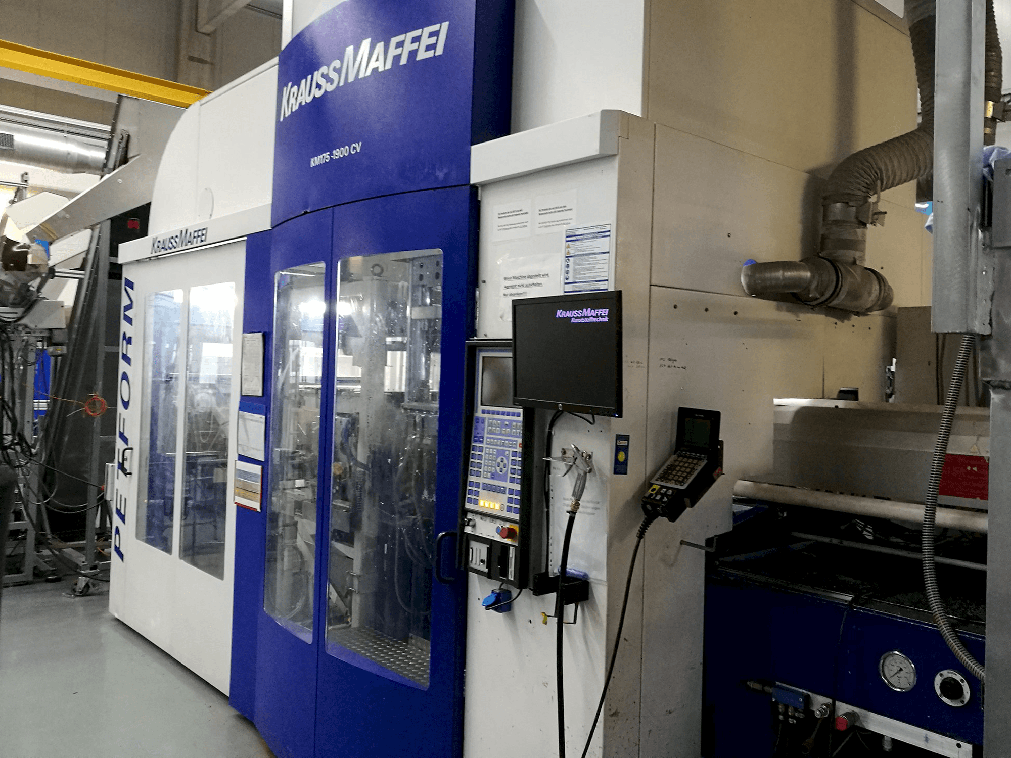 Prikaz stroja Krauss Maffei 175-1900 CV zdesna