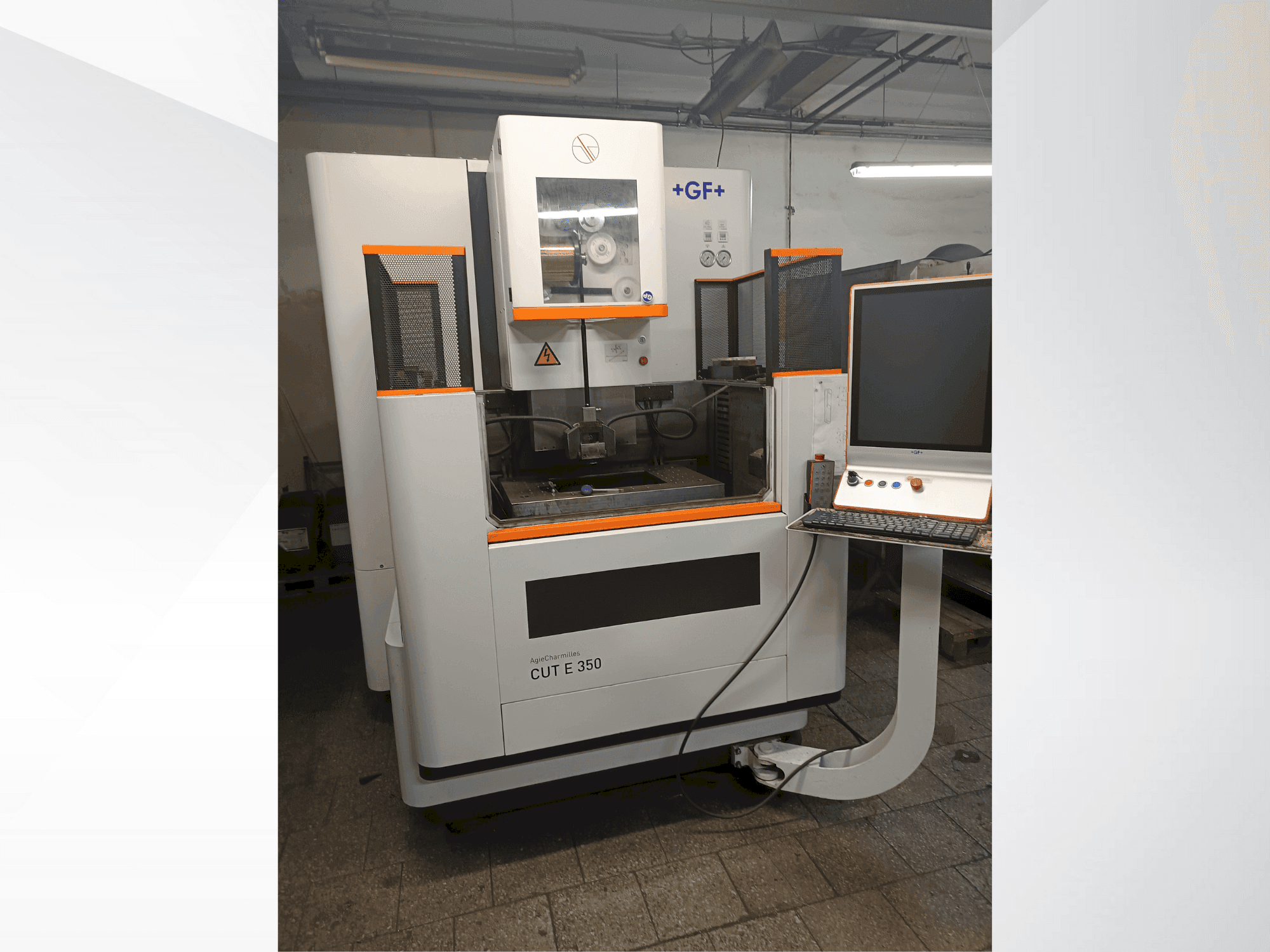 Prikaz stroja +GF+ Agie Charmilles CUT E 350 sprijeda