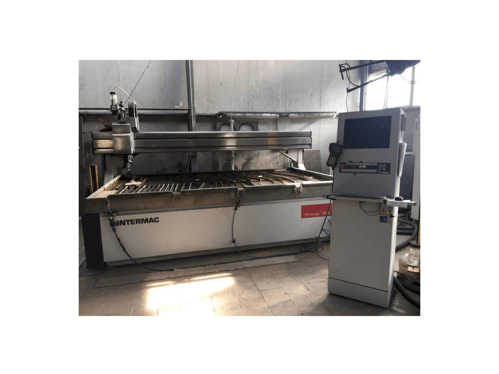 Prikaz stroja Intermac primus 322 sprijeda