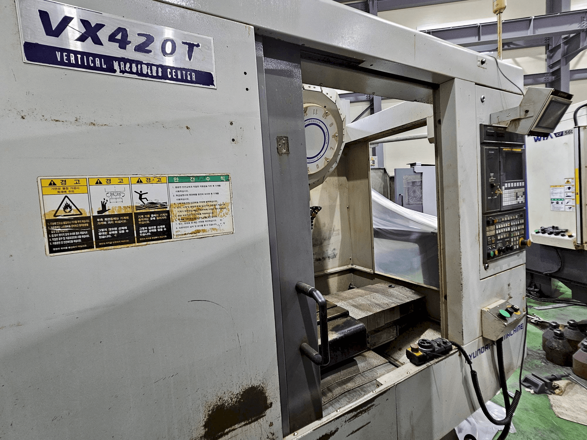 Prikaz stroja Hyundai Wia VX420T sprijeda