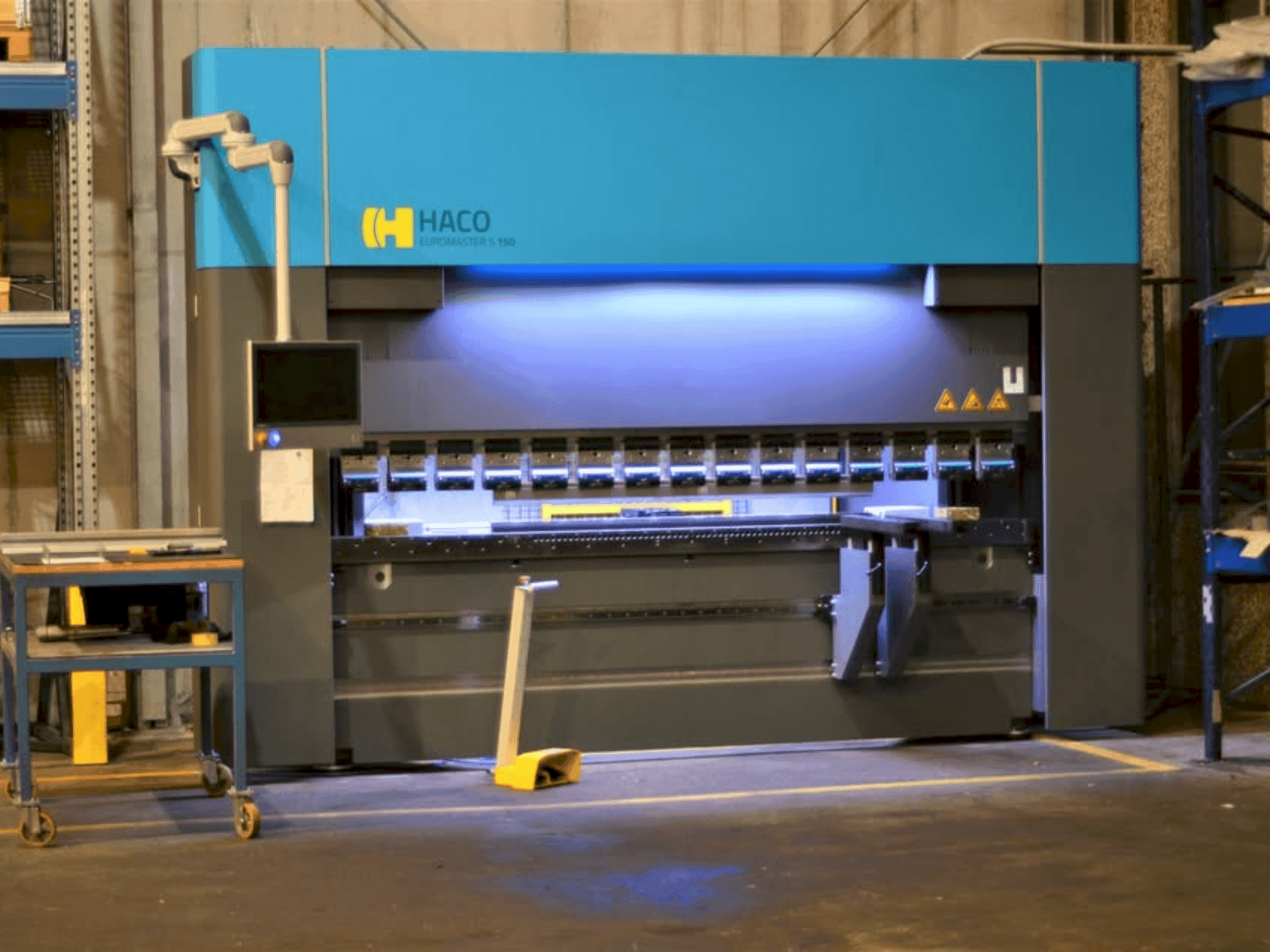 Prikaz stroja HACO Euromaster S 30150 sprijeda