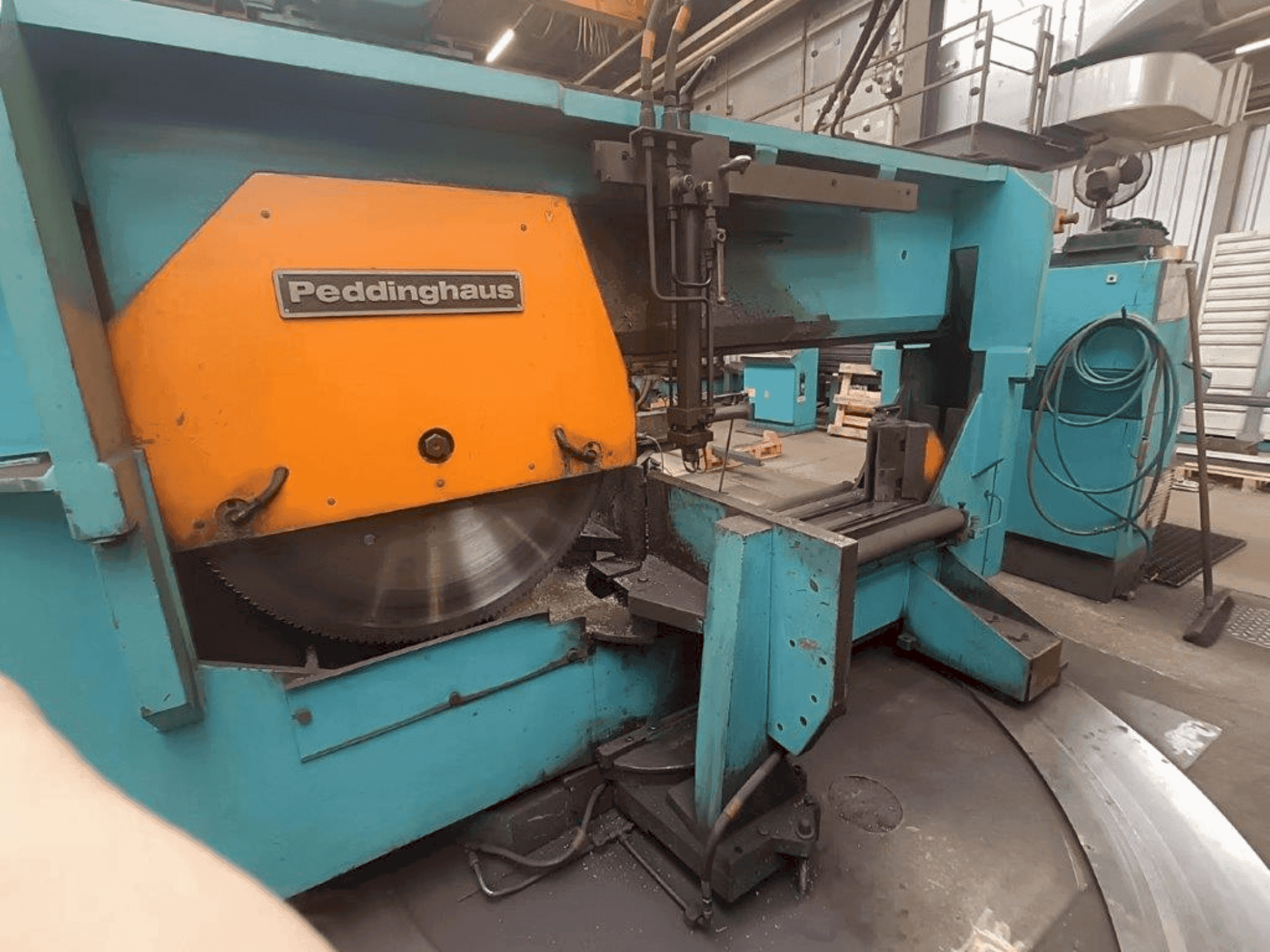 Prikaz stroja Peddinghaus TDK 1000/9E sprijeda