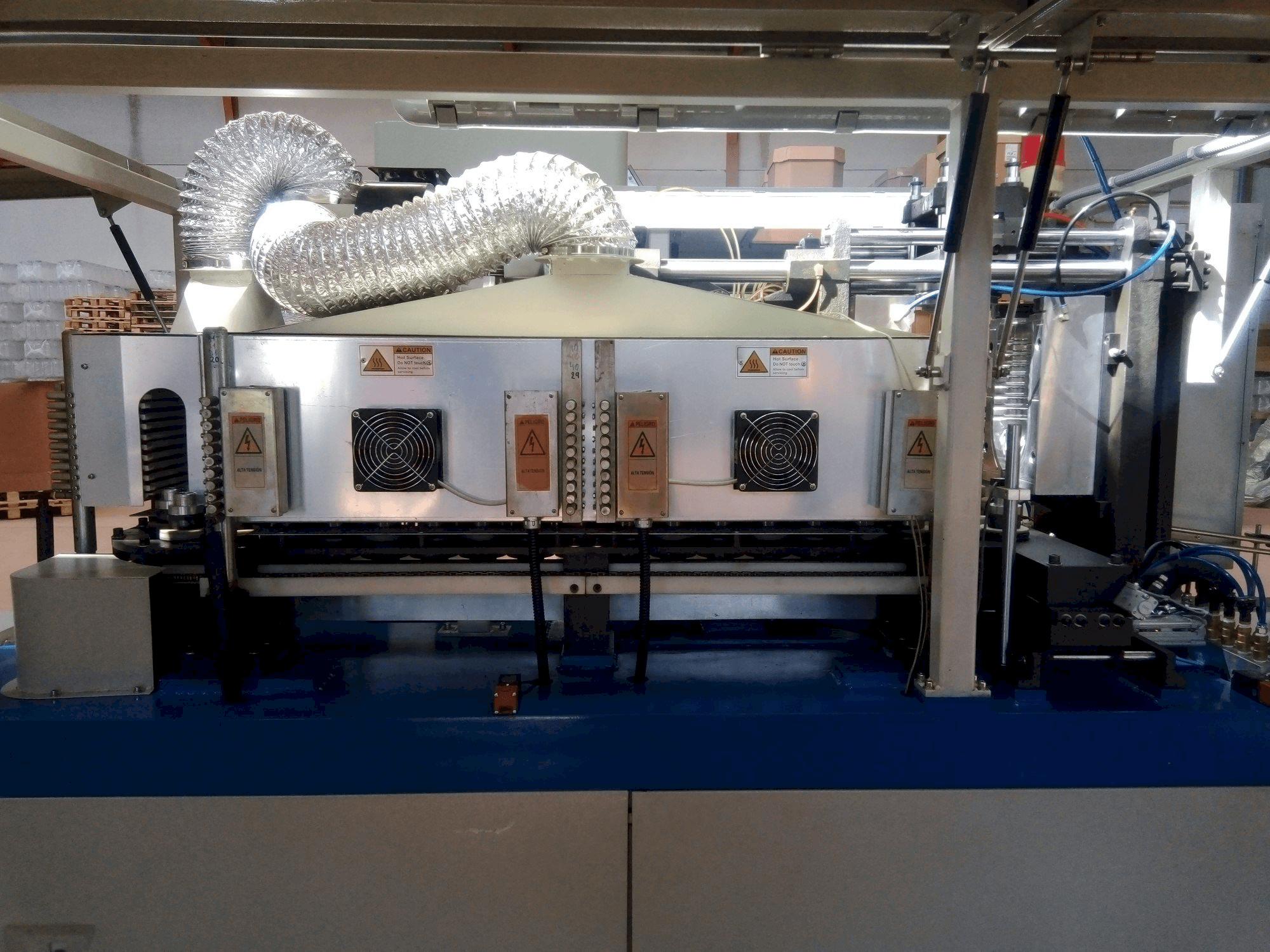 Prikaz stroja YANCED YS600 sprijeda